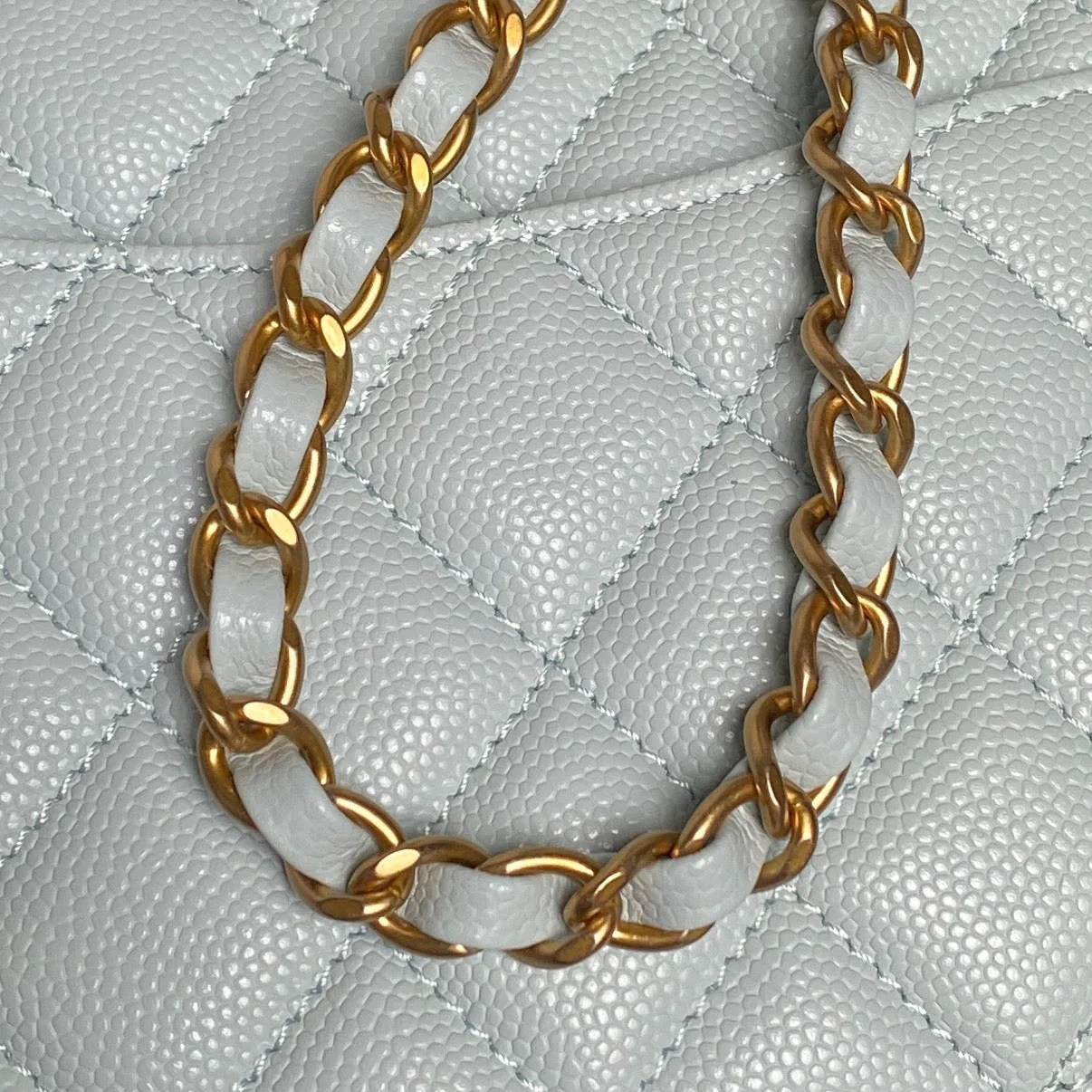 CHANEL 25S FLAP BAG 22 IN LIGHT BLUE CALFSKIN GOLD HARDWARE