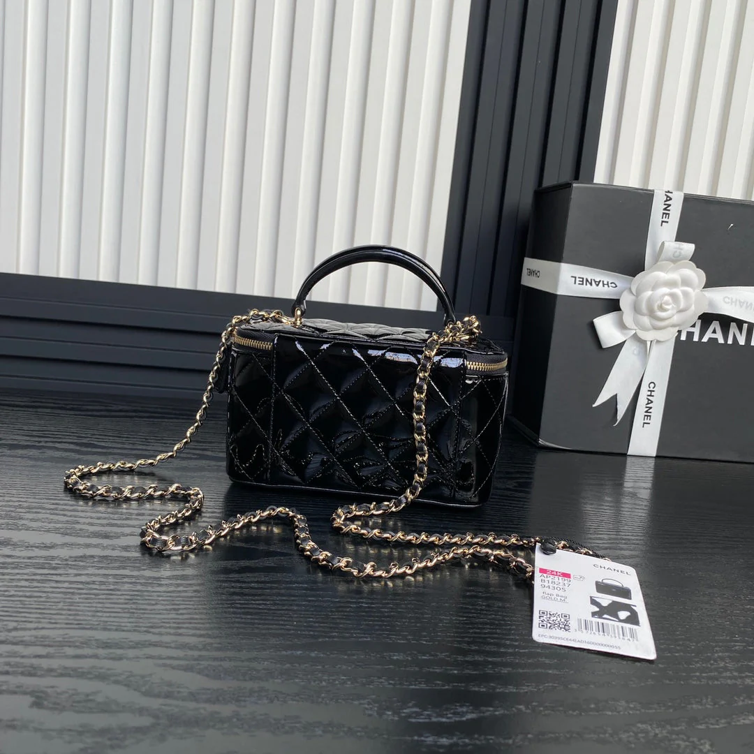 CHANEL 25S VANITY CASE 17 IN BLACK PATENT CALFSKIN GOLD HARDWARE
