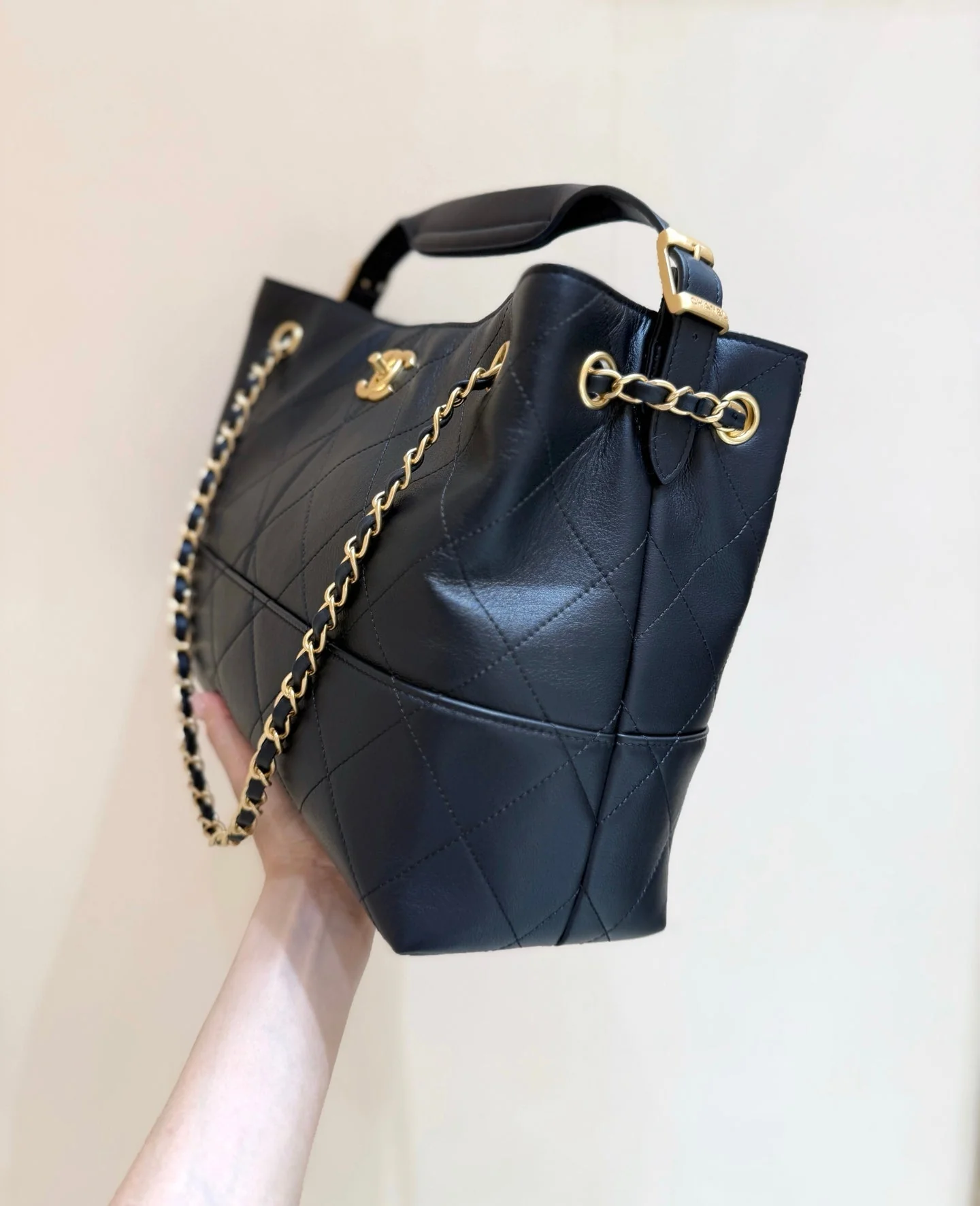 CHANEL 25S LARGE HOBO BAG 36 IN BLACK CALFSKIN GOLD HARDWARE