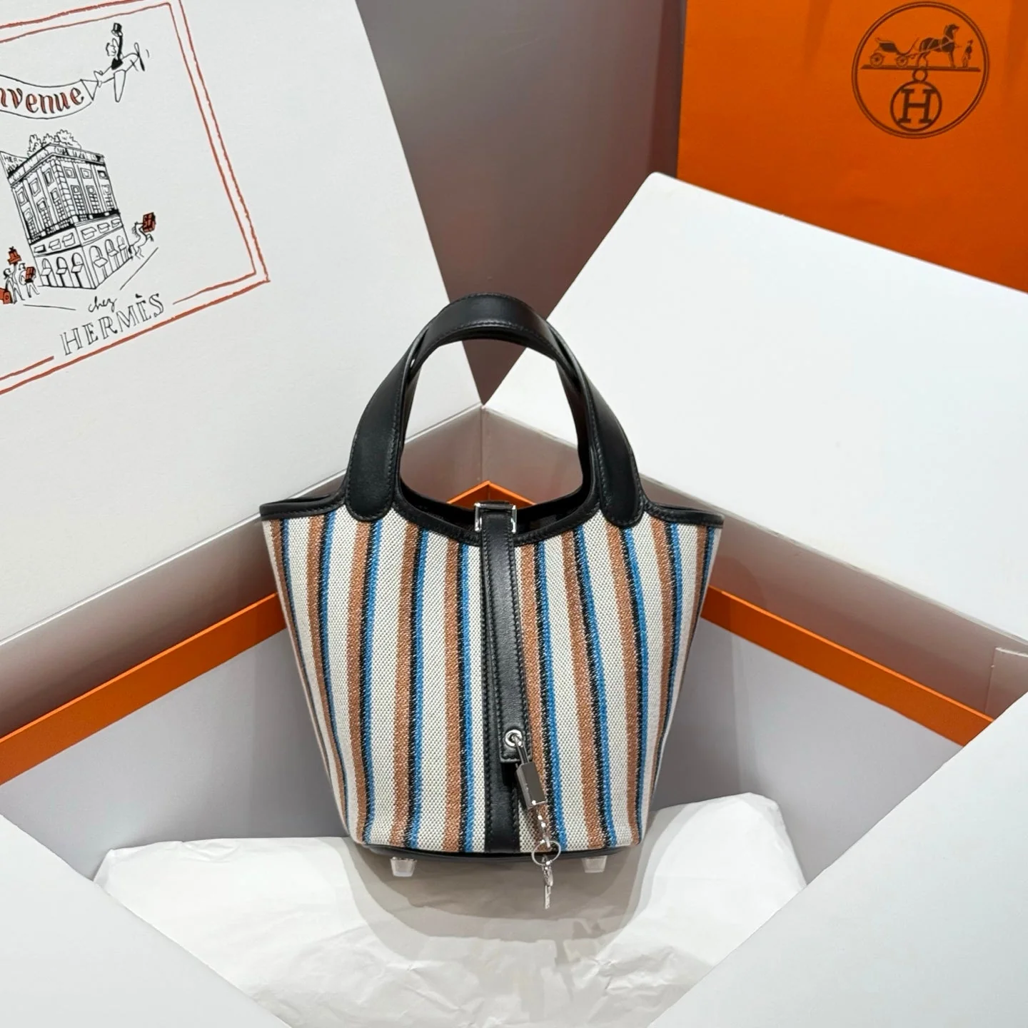 PICOTIN LOCK 18 BAG IN BLACK CALFSKIN ÉCRU/NOIR/FAUVE/NOIR/BLEU ZANZIBAR EMBROIDERY CANVAS