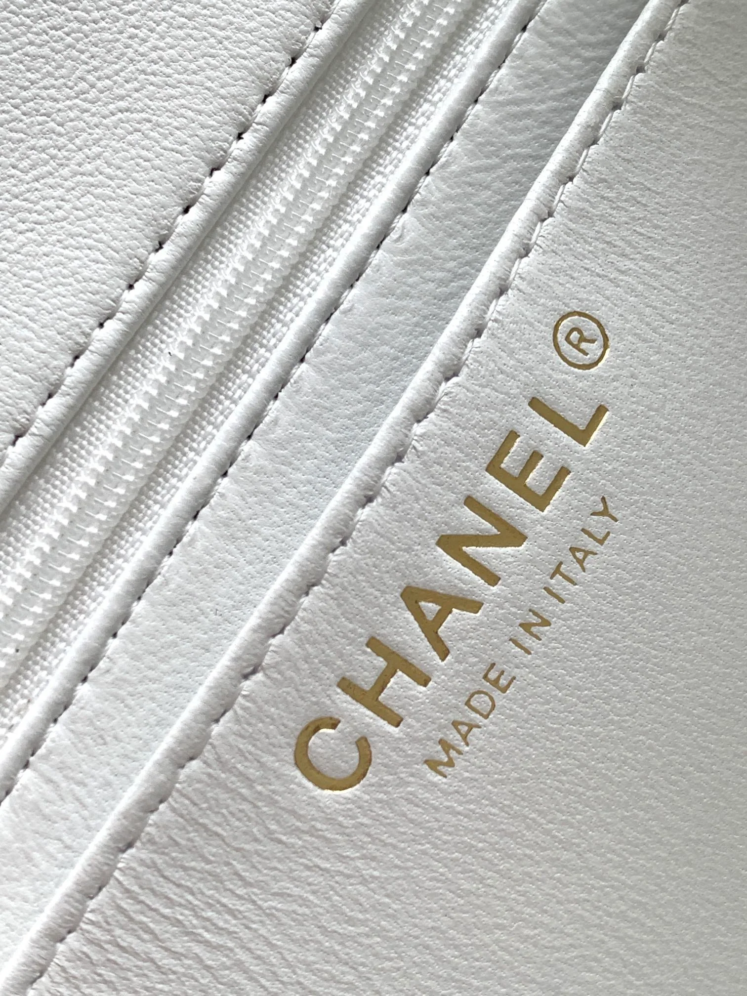 CC MEDIUM 25 FLAP BAG IN WHITE WOOL TWEED