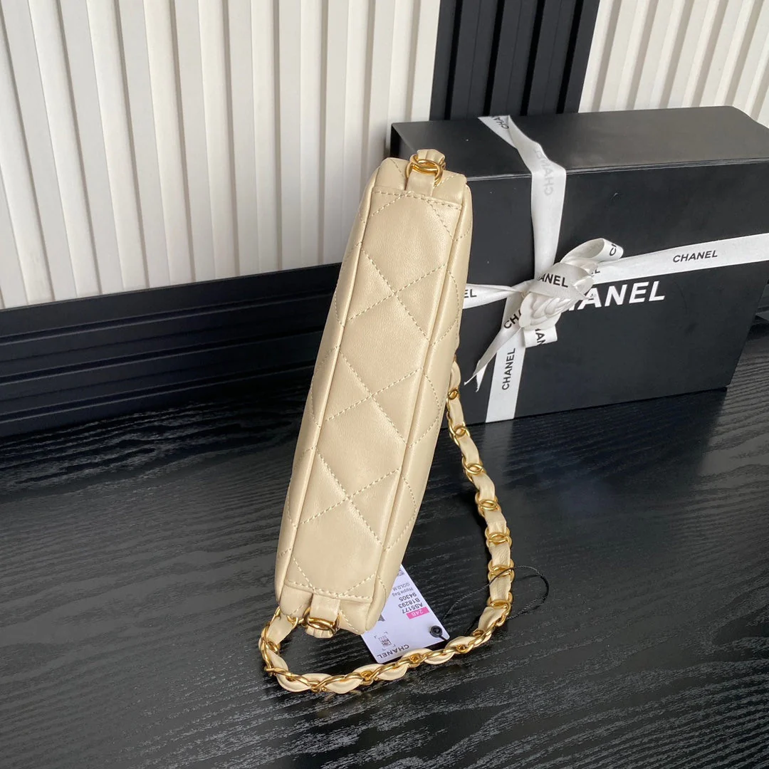 HOBO BAG 24 IN BEIGE CALFSKIN GOLD DOUBLE C THICK CHAIN