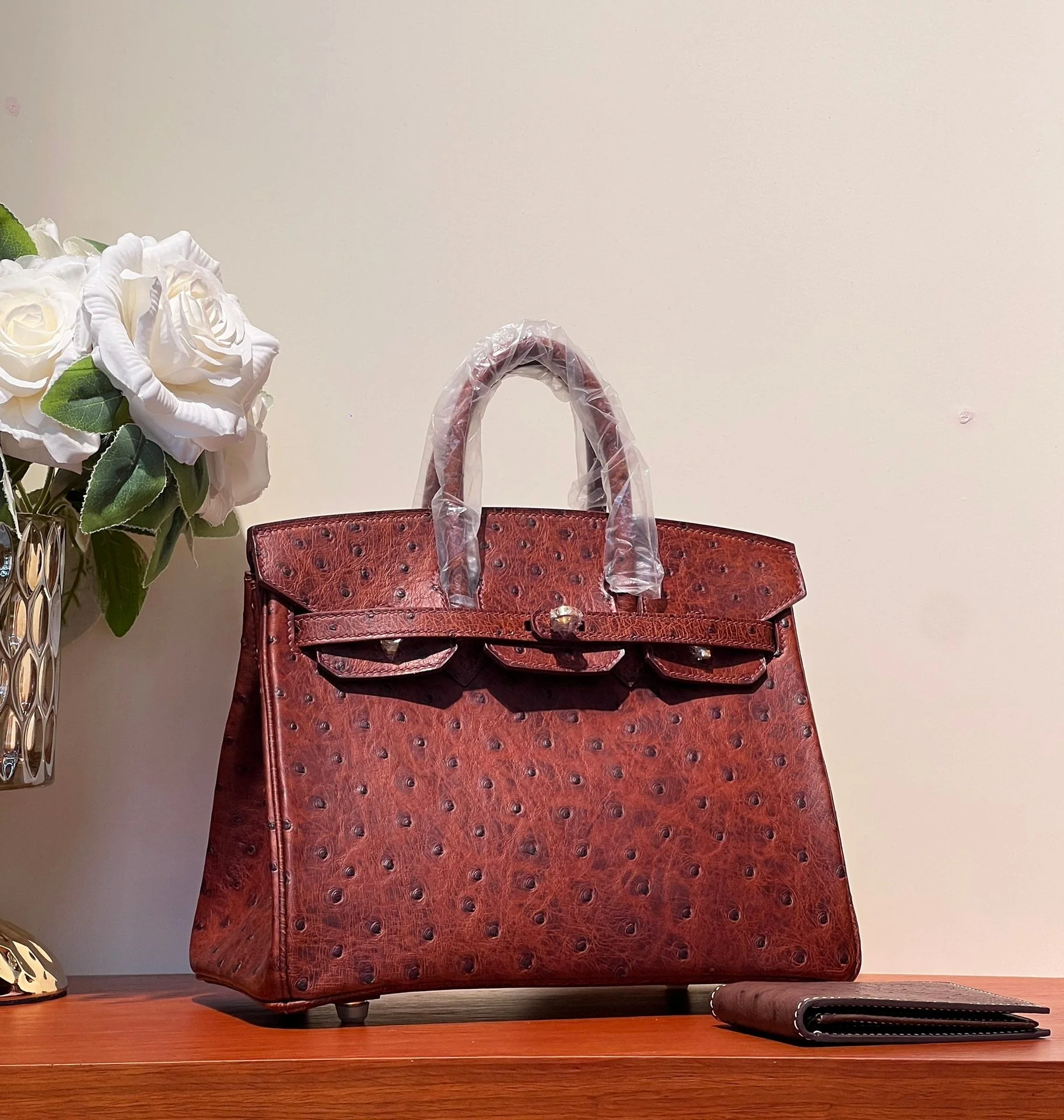 KELLY SELLIER 25 BAG IN BERRY RED OSTRICH LEATHER WITH GOLD HARDWARE