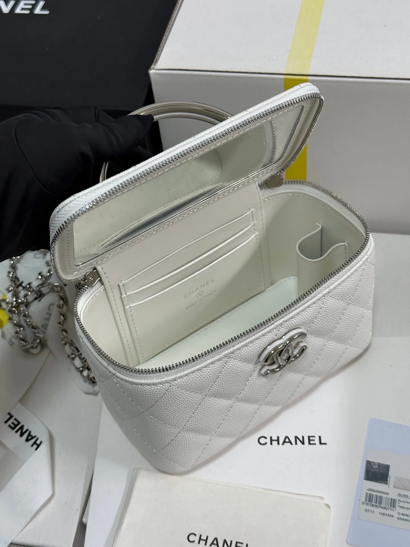 MINI VANITY TOP HANDLE CASE 17 IN WHITE CAVIAR SKIN SILVER-TONE PLATED METAL