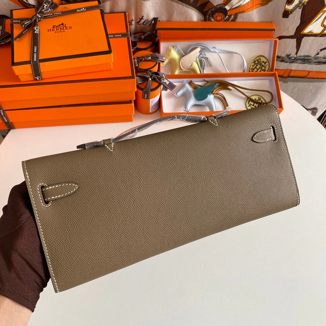 KELLY CUT 31 IN MOCHA BROWN CALFSKIN WITH GOLD HARDWARE