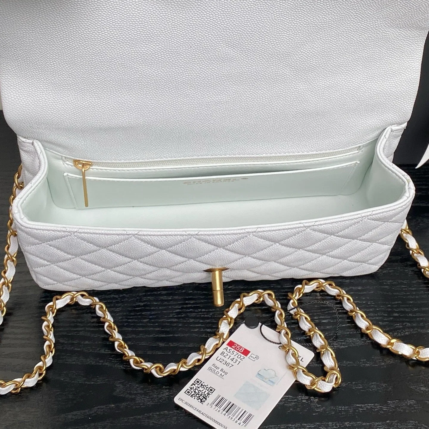 CHANEL 25S FLAP BAG 22 IN WHITE CALFSKIN GOLD HARDWARE
