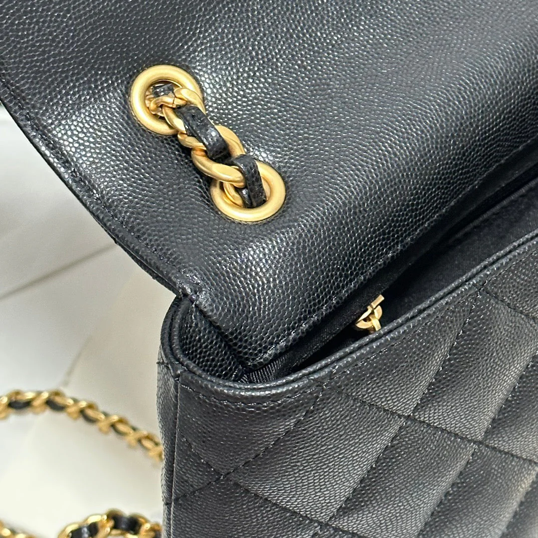 CC BACKPACK 22 IN BLACK GRAINED CALFSKIN