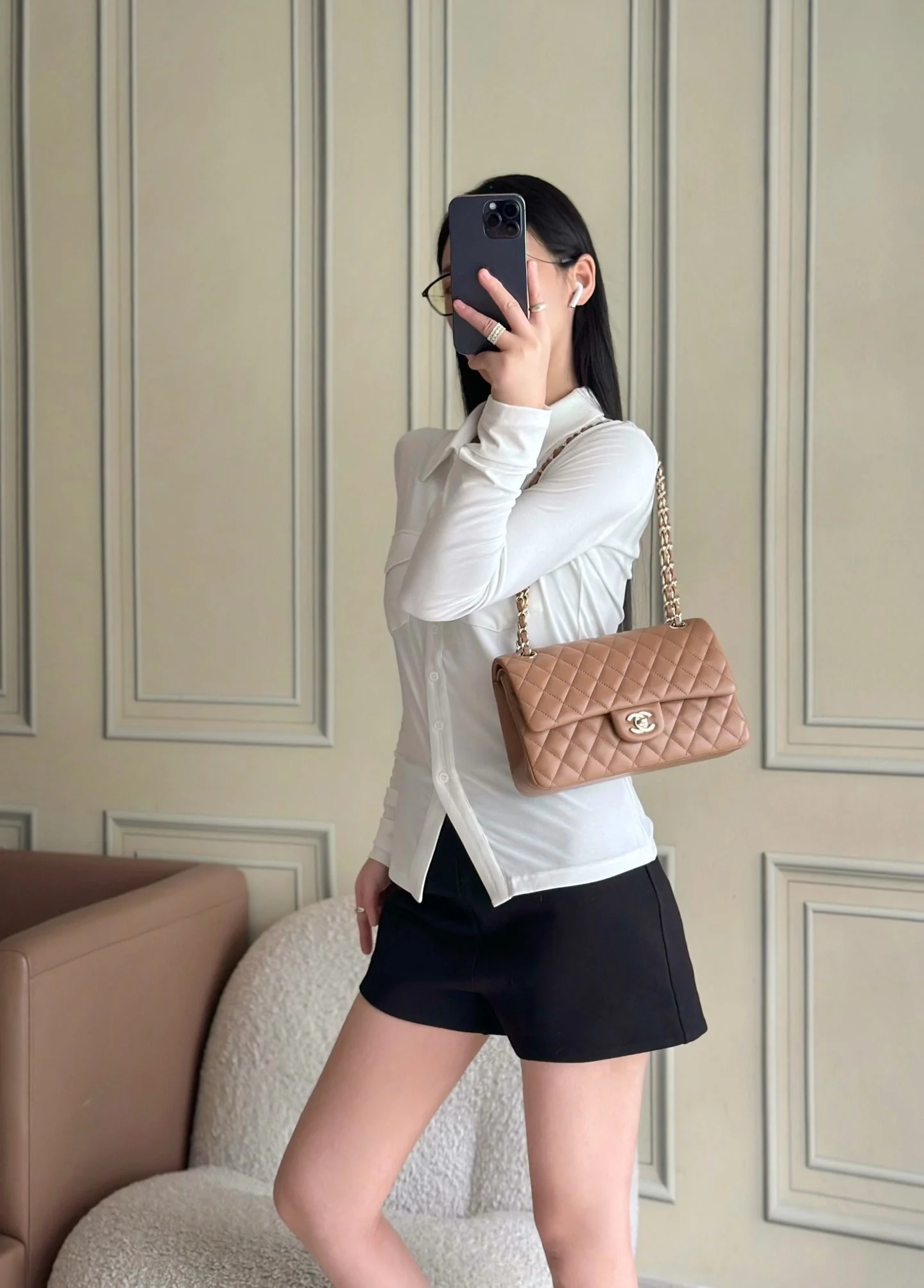 CHANEL 25S CLASSIC FLAP BAG 25 CM IN LIGHT BROWN LAMBSKIN WITH GOLD HARDWARE