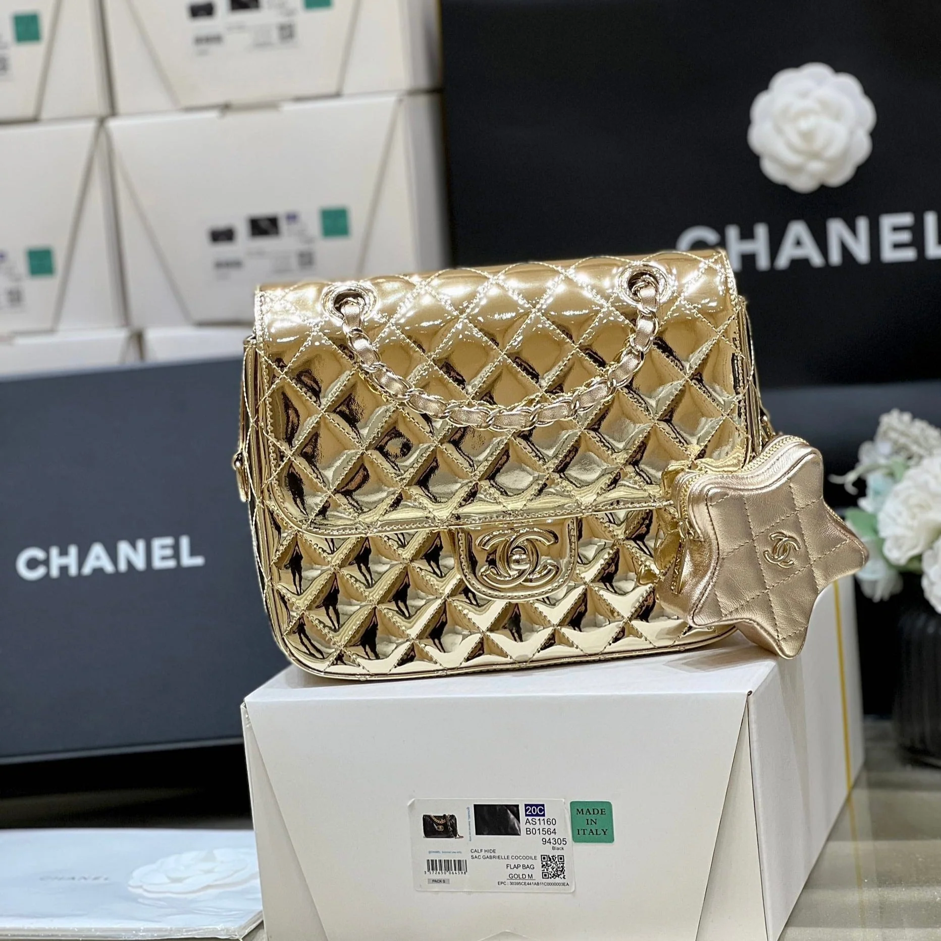 25S CHANEL STAR GOLD 23 IN METALLIC GOLD CALFSKIN