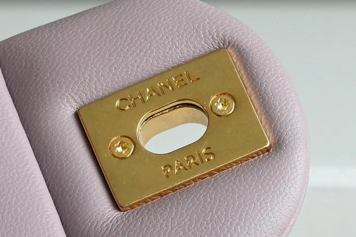 CHANEL 25S FLAP BAG 21 CM IN LIGHT PURPLE LAMBSKIN WITH GOLD HARDWARE