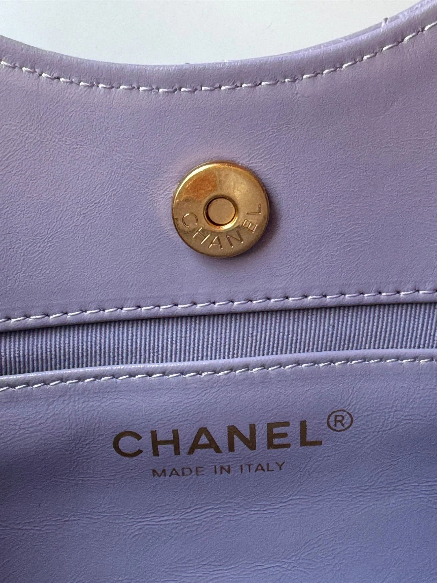 CHANEL 25S HOBO BAG 19 CM IN PURPLE LAMBSKIN WITH GOLD HARDWARE