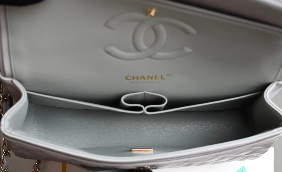 CHANEL 25S FLAP BAG 25.5 CM IN LIGHT GREY LAMBSKIN