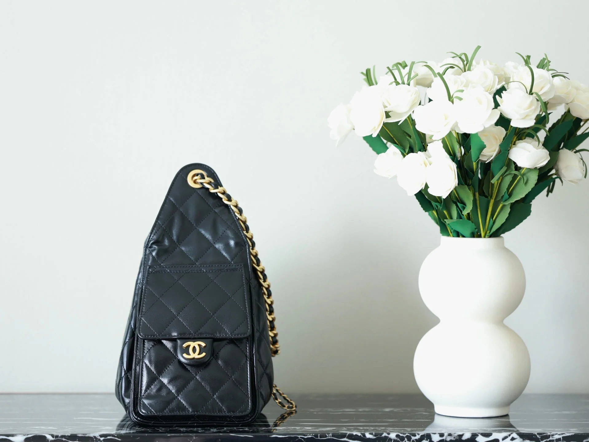 CHANEL 25S HOBO BAG 30 CM IN BLACK LIGHT GLOSSY LEATHER WITH GOLD HARDWARE