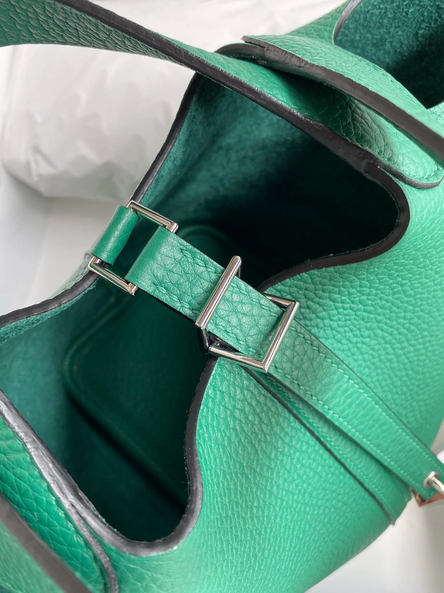 PICOTIN LOCK 18 EMERALD TOGO SILVER HARDWARE
