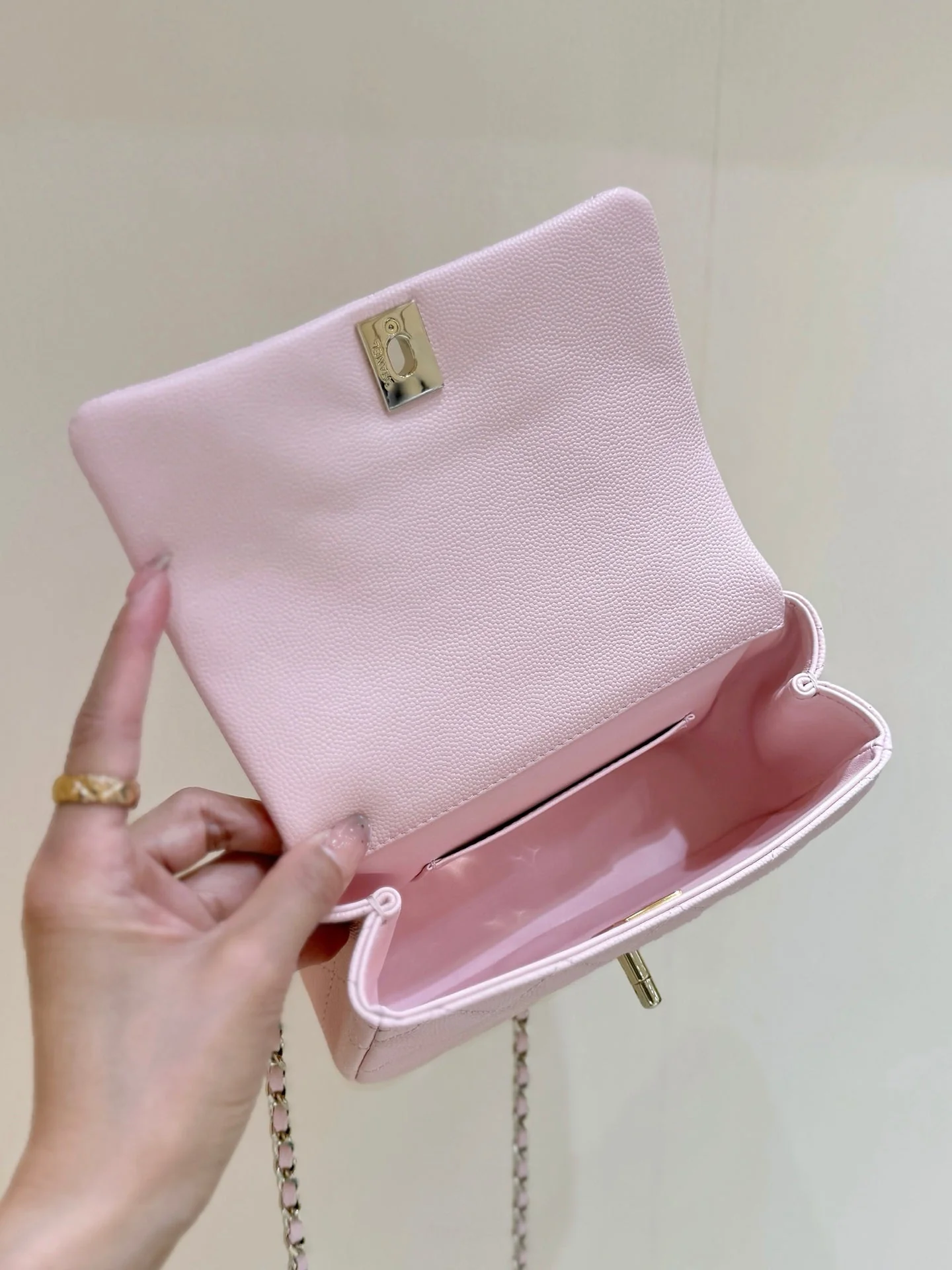 CHANEL 25S COCO CRUSH HANDLE 18 IN PINK CALFSKIN GOLD HARDWARE