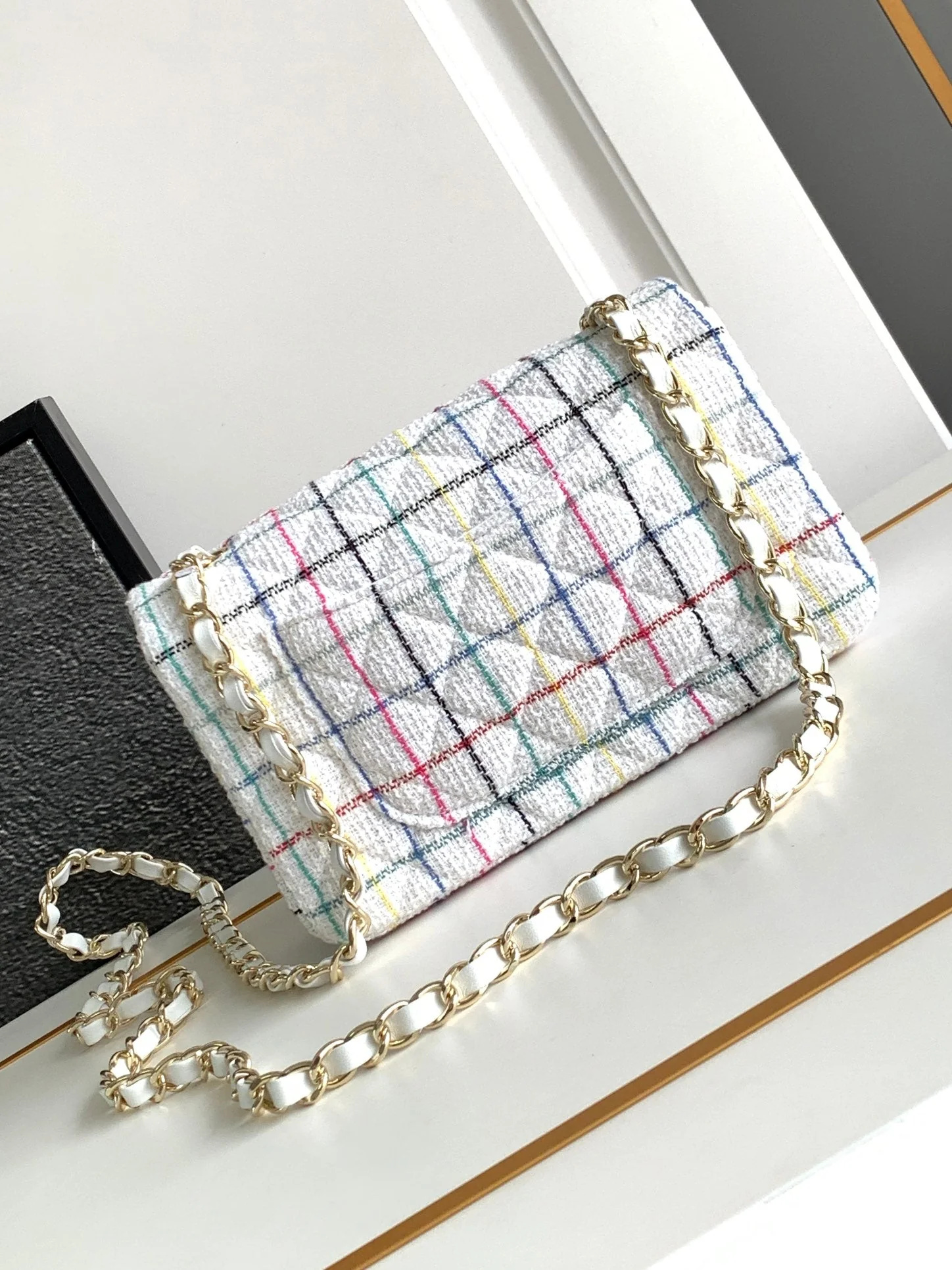 CC MEDIUM 25 FLAP BAG IN WHITE WOOL TWEED
