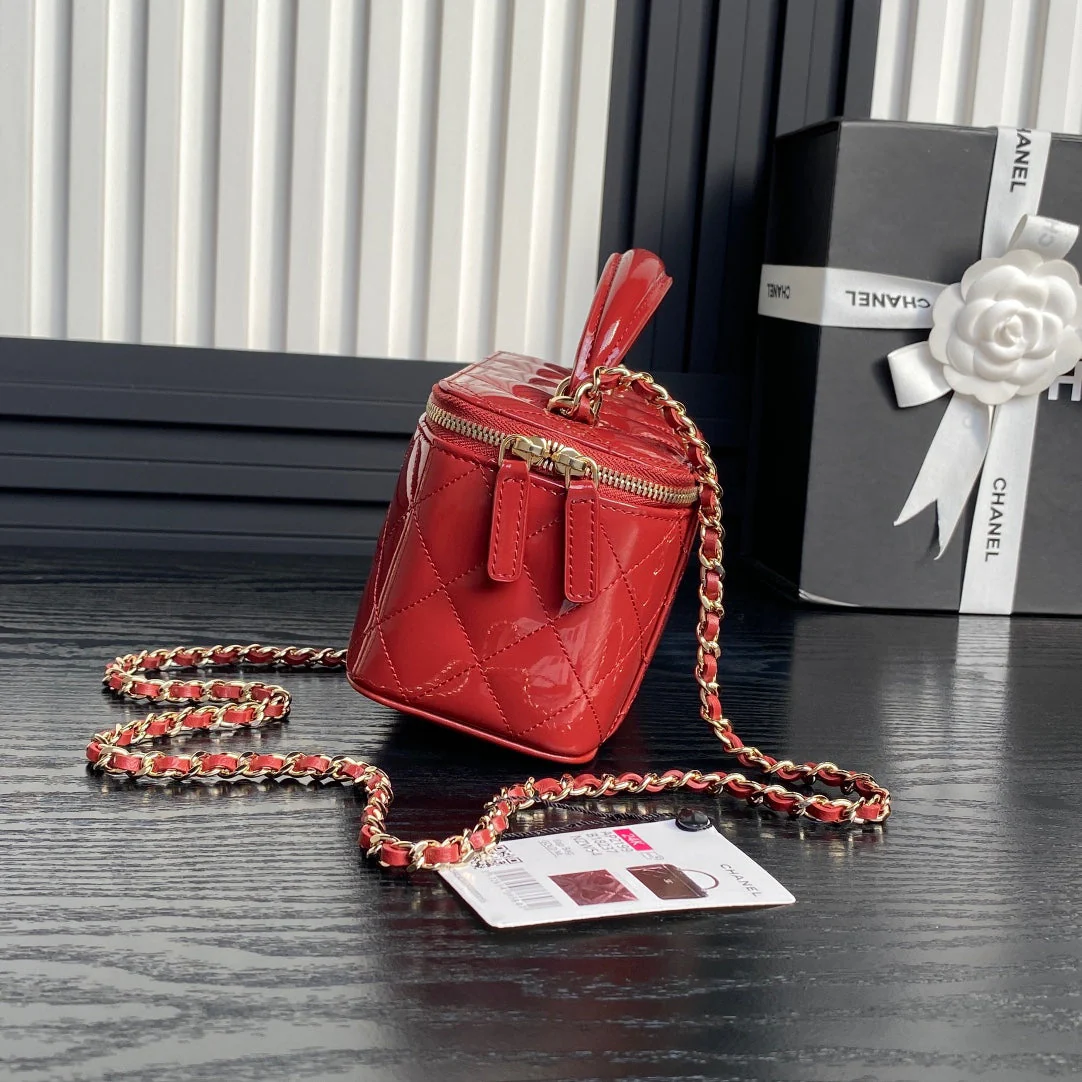 CHANEL 25S VANITY CASE 17 IN DARK RED PATENT CALFSKIN GOLD HARDWARE