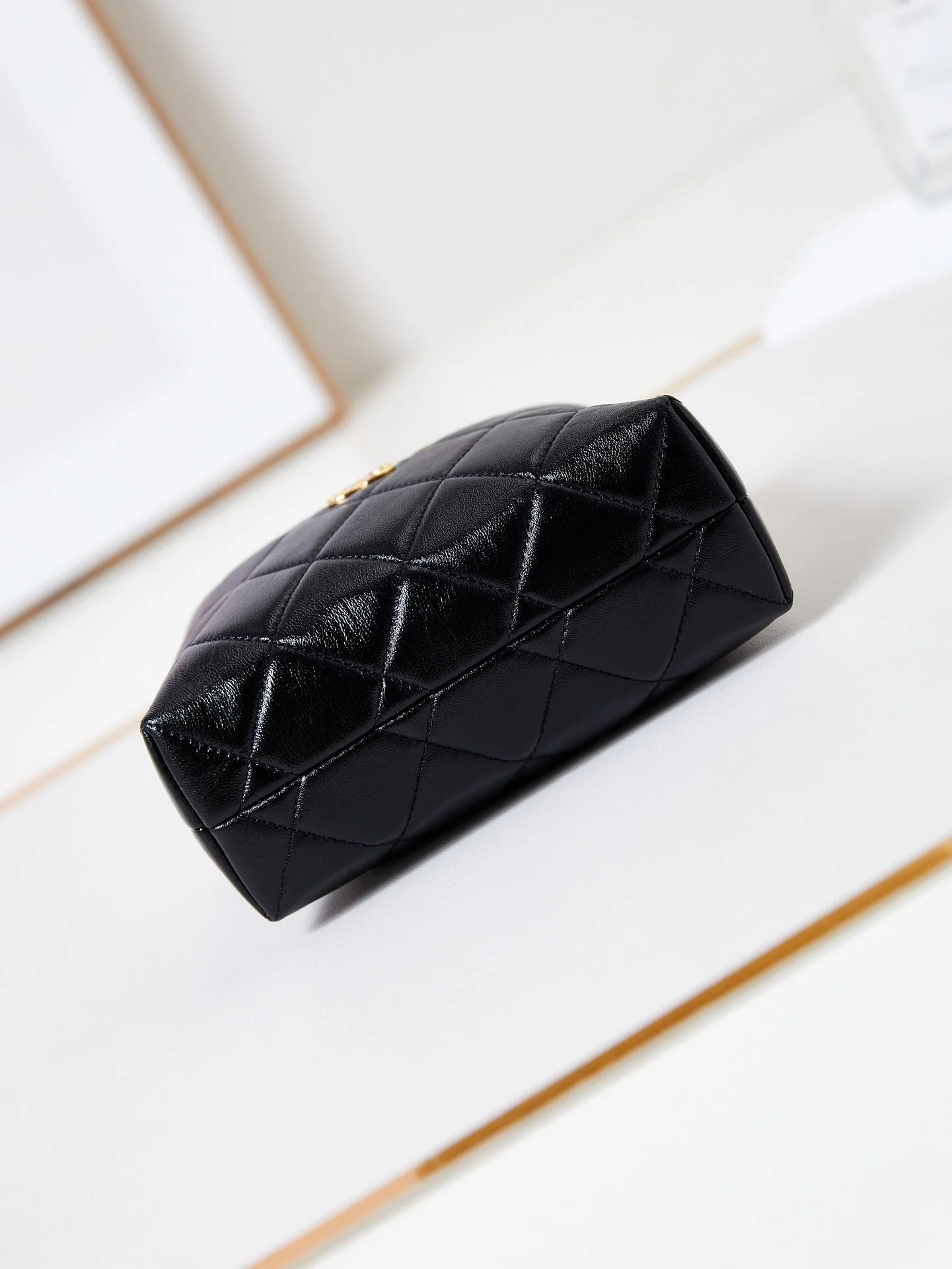 HOBO BAG 18 IN BLACK SOFT LAMBSKIN GOLD CHAIN