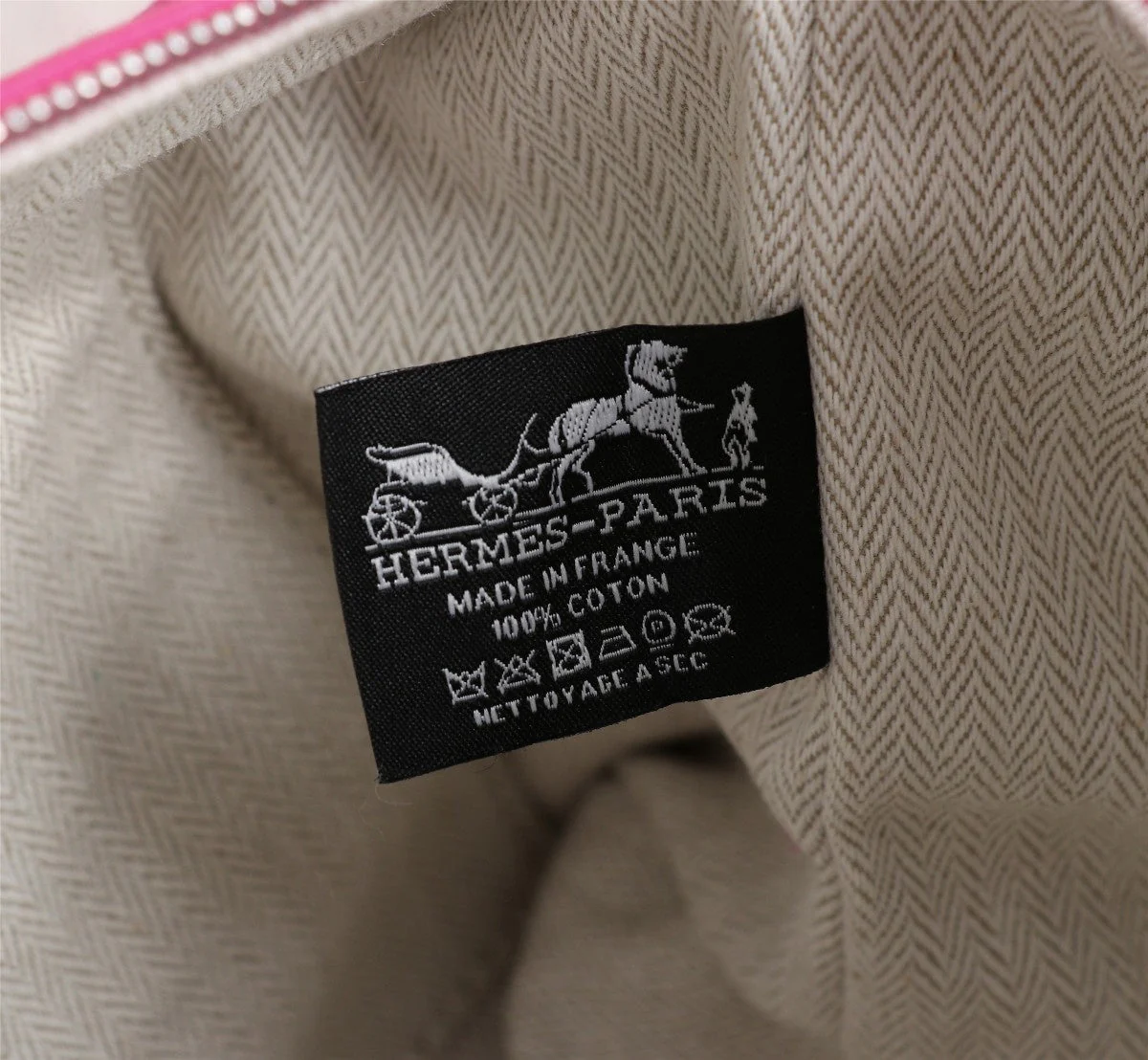 HM BRIDE-A-BRAC 21 DEEP PINK CANVAS
