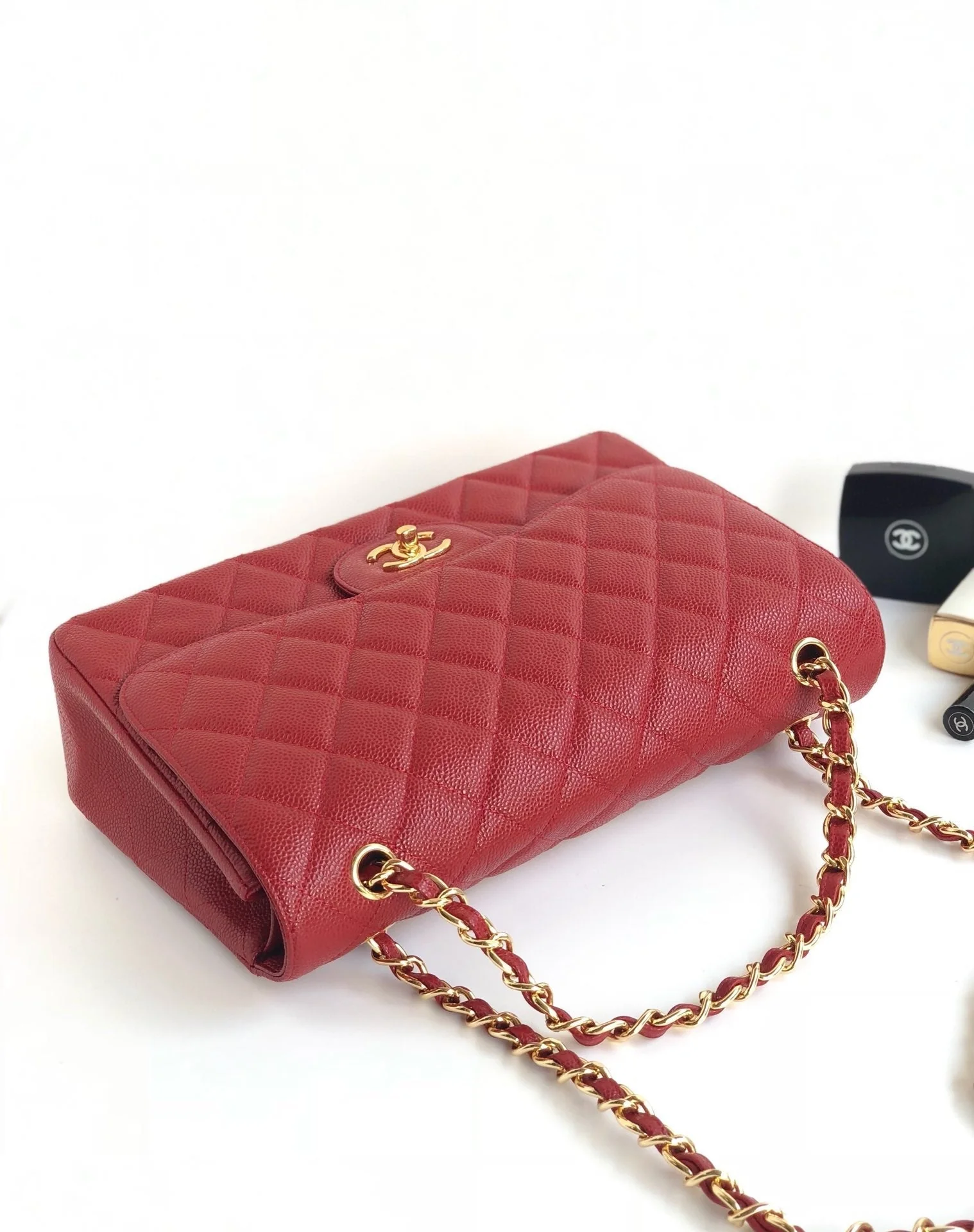 FLAP BAG JUMBO 30CM RED CAVIAR GOLD HARDWARE