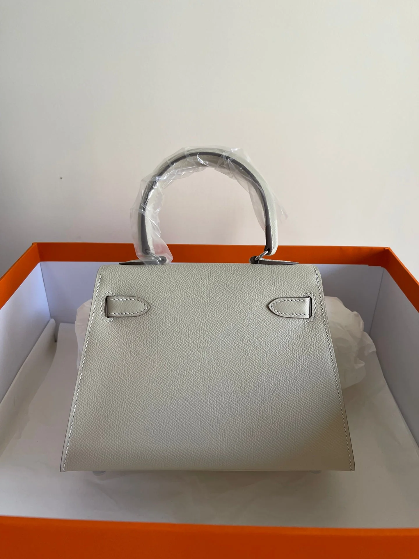 KELLY MINI 20 BAG IN OAT TAN CALFSKIN WITH SILVER HARDWARE
