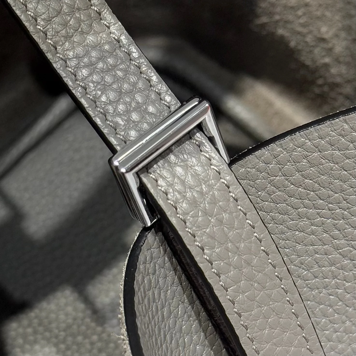 PICOTIN LOCK 22 IN GREY ETAIN CALFSKIN SILVER HARDWARE