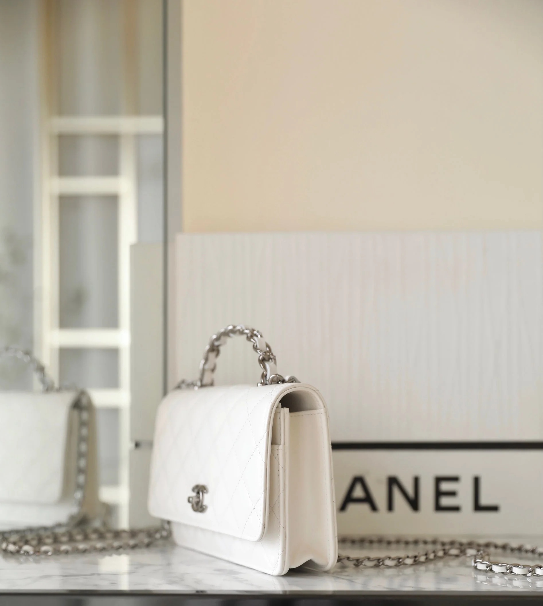 CC WOC 19 WHITE LAMBSKIN SILVER HARDWARE