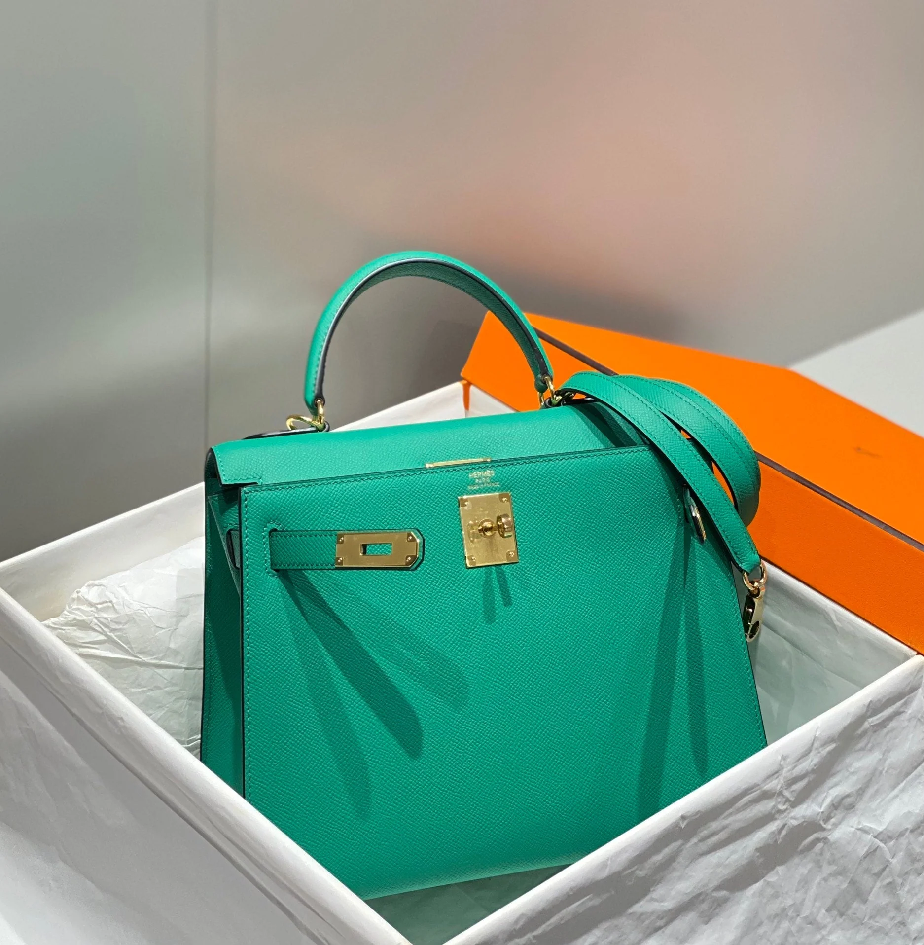 KELLY 28CM IN VERT VERTIGO EPSOM CALFSKIN GOLD HARDWARE