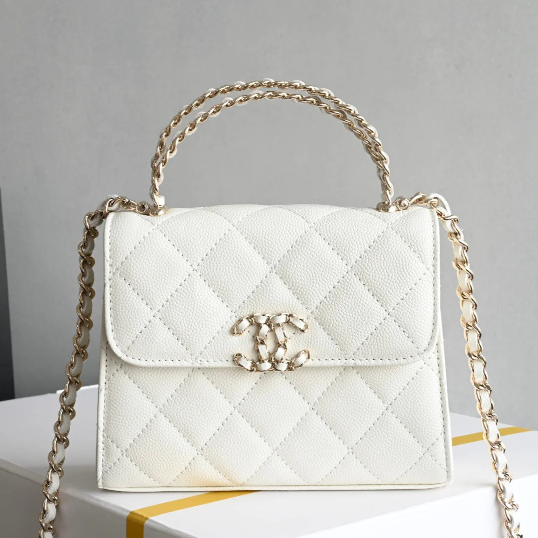 CHANEL 25S KELLY 14.5 CM IN WHITE LAMBSKIN