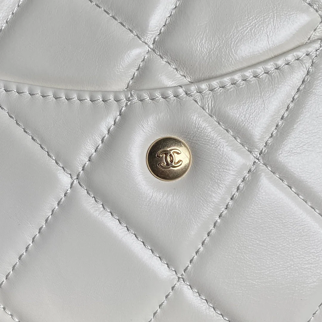 BOWLING BAG 29 IN OFF-WHITE CALFSKIN GOLD HARDWARE