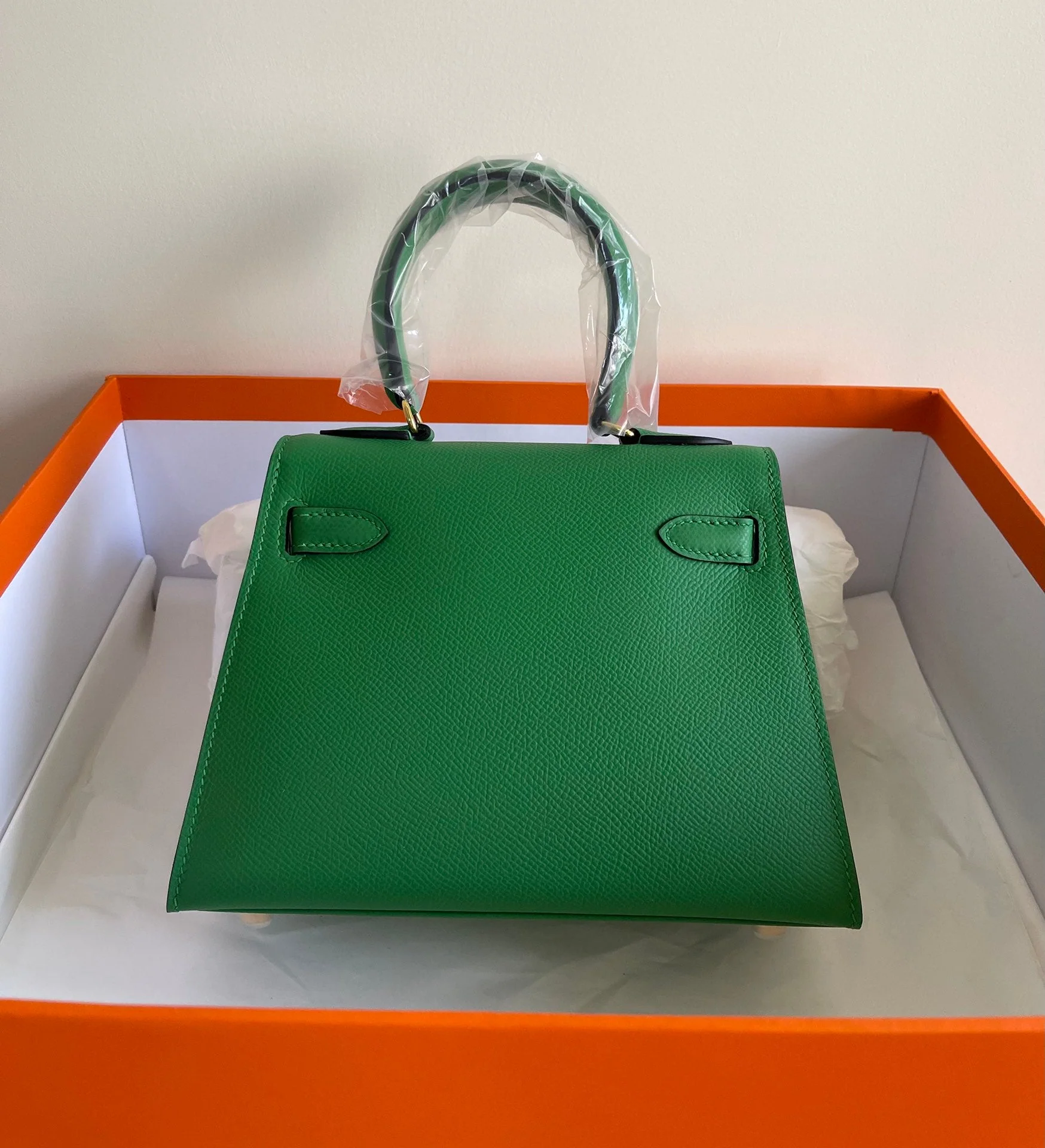 KELLY MINI 20 BAG IN EMERALD GREEN CALFSKIN WITH GOLD HARDWARE