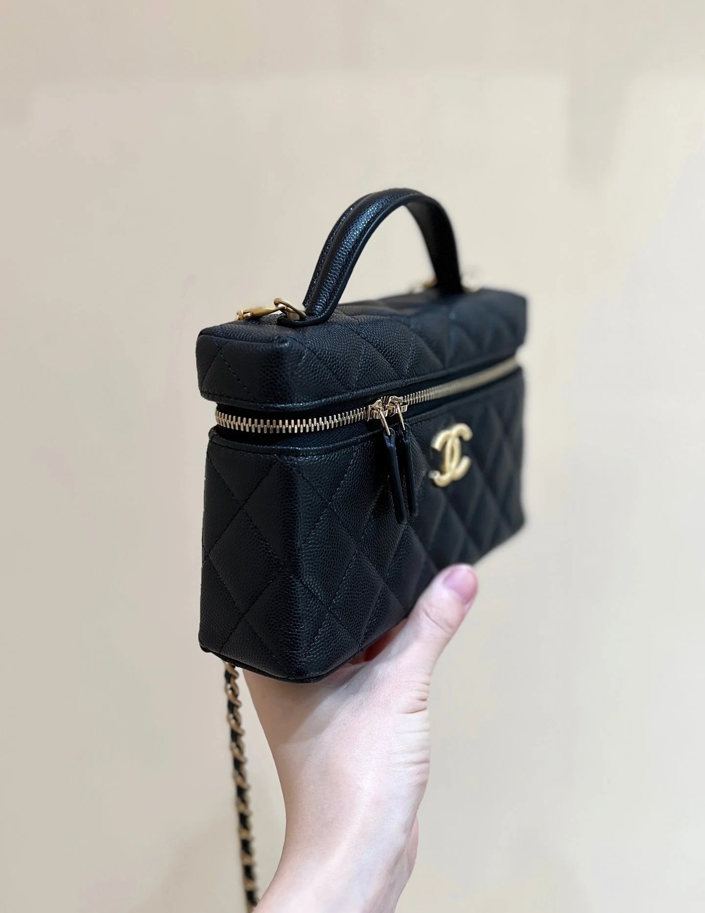 CHANEL 25S VANITY CASE 19 IN BLACK CALFSKIN GOLD HARDWARE