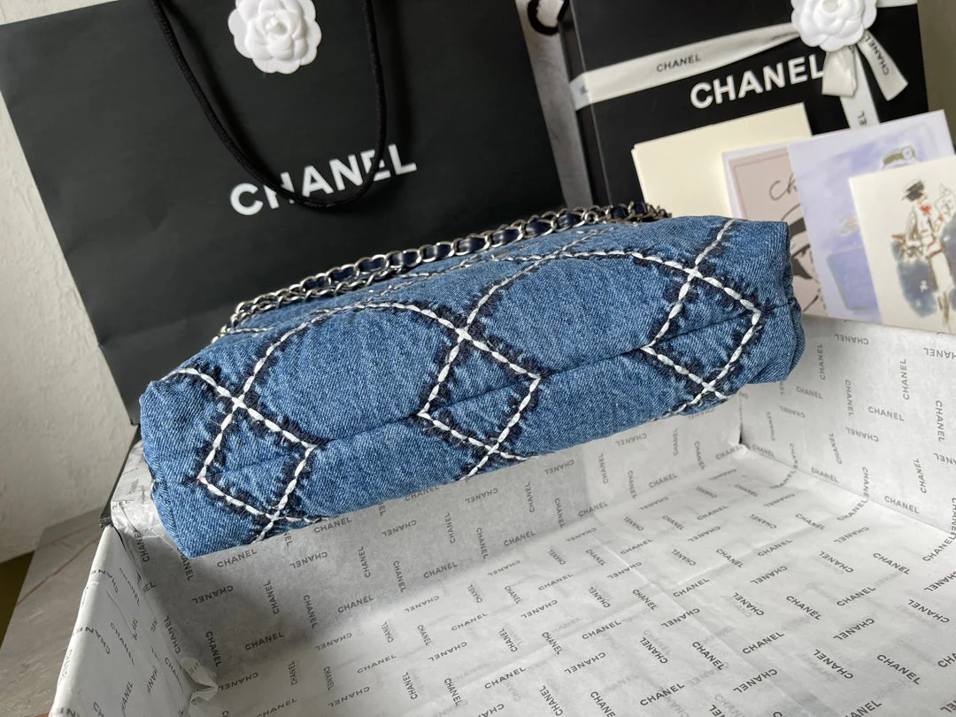 CC MEDIUM 37 CROSSBODY BAG IN BLUE DENIM WITH CHAIN