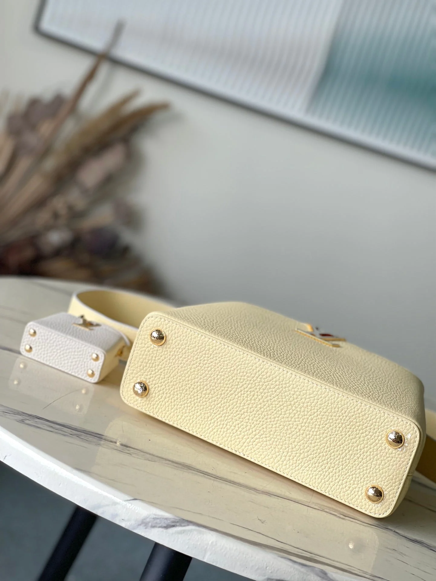 CAPUCINES BB 26 IN BANANA YELLOW TAURILLON