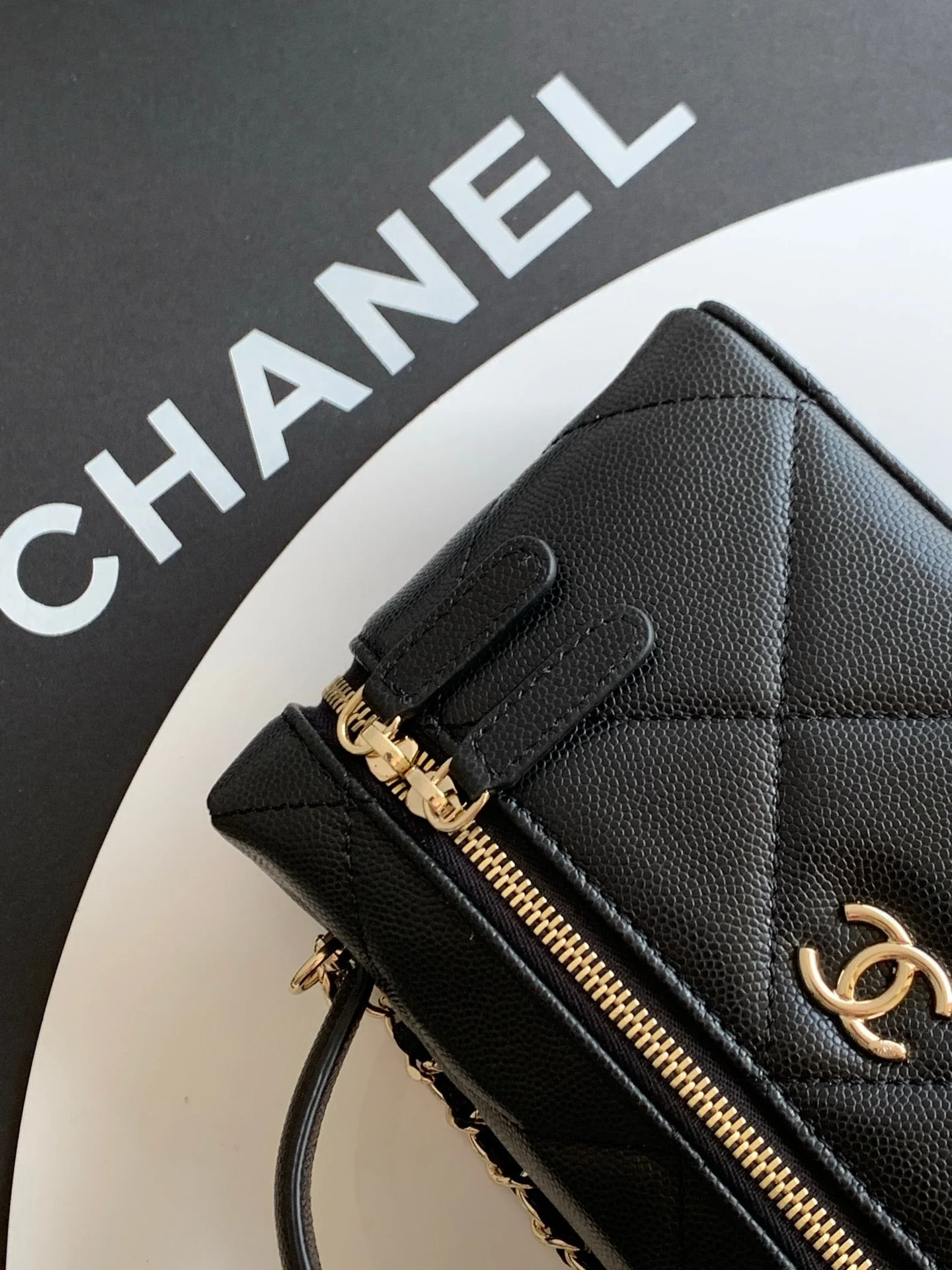 CHANEL 25S VANITY BAG 19.5 CM IN BLACK LAMBSKIN