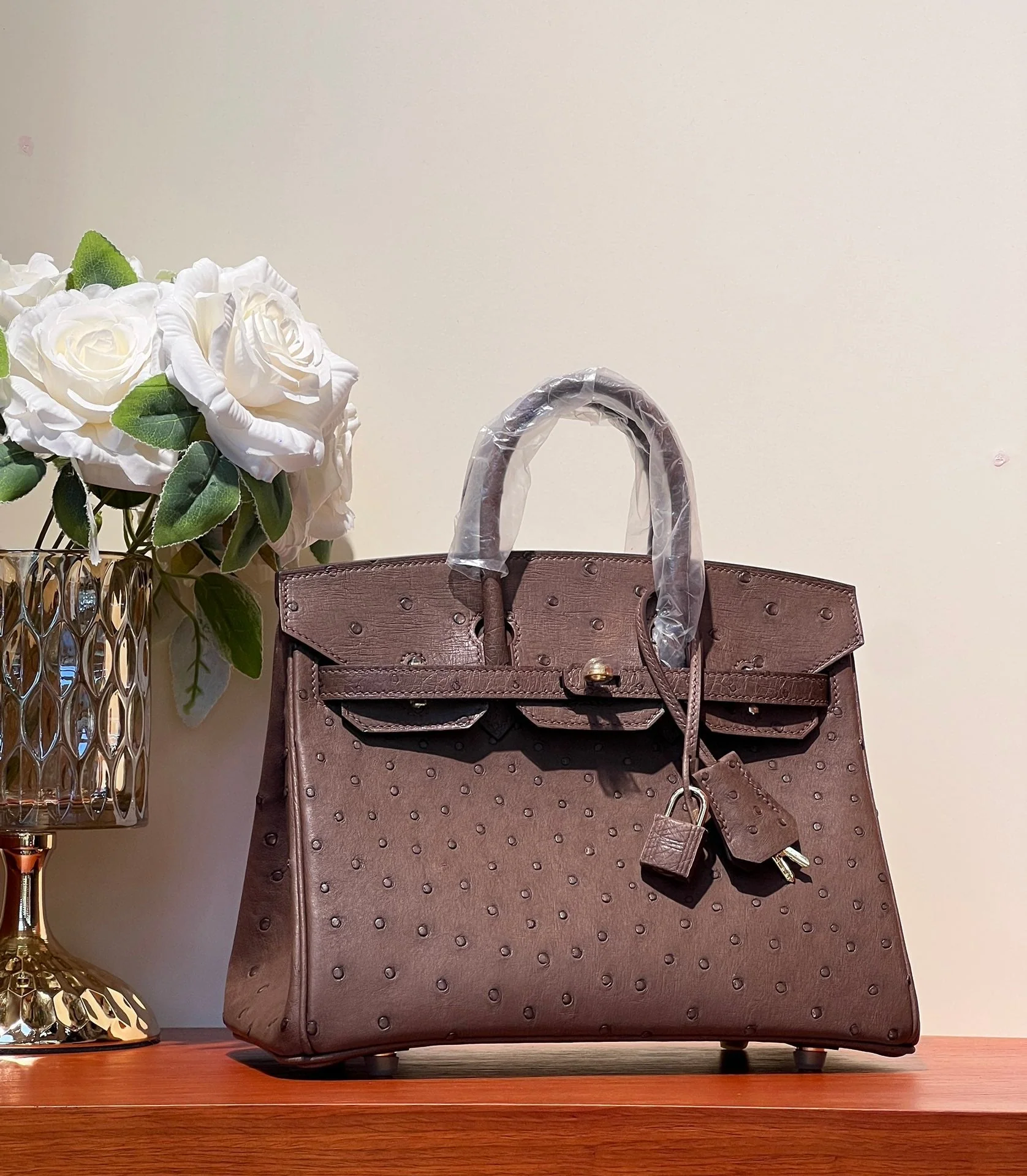 KELLY SELLIER 25 BAG IN PEACAN BROWN OSTRICH LEATHER WITH GOLD RHINSTONES