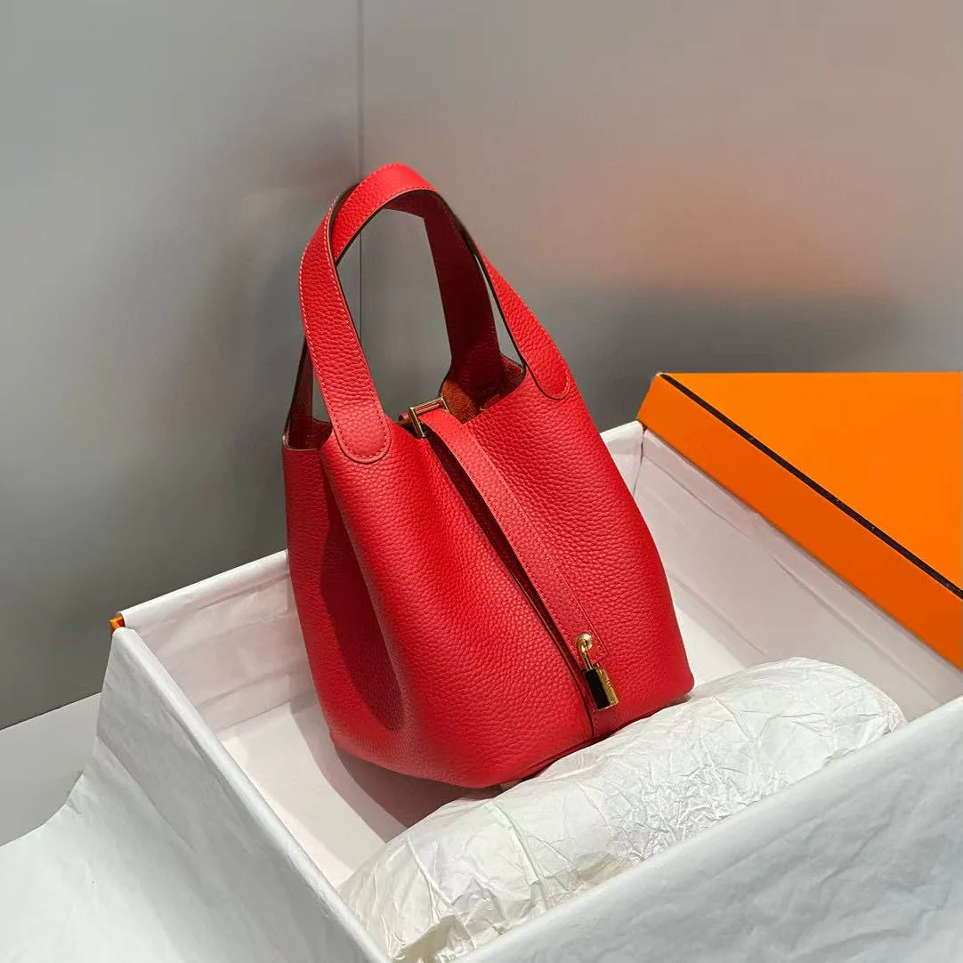 HM PICOTIN LOCK 18 RED CALFSKIN