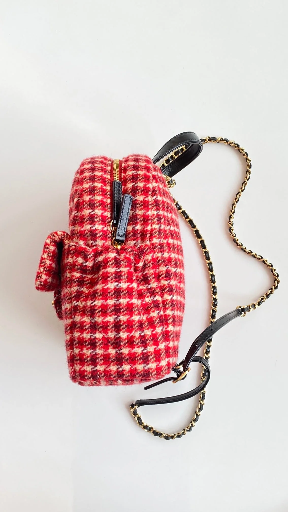 CHANEL 25S BACKPACK 28 CM IN RED TWEED WITH GOLD HARDWARE