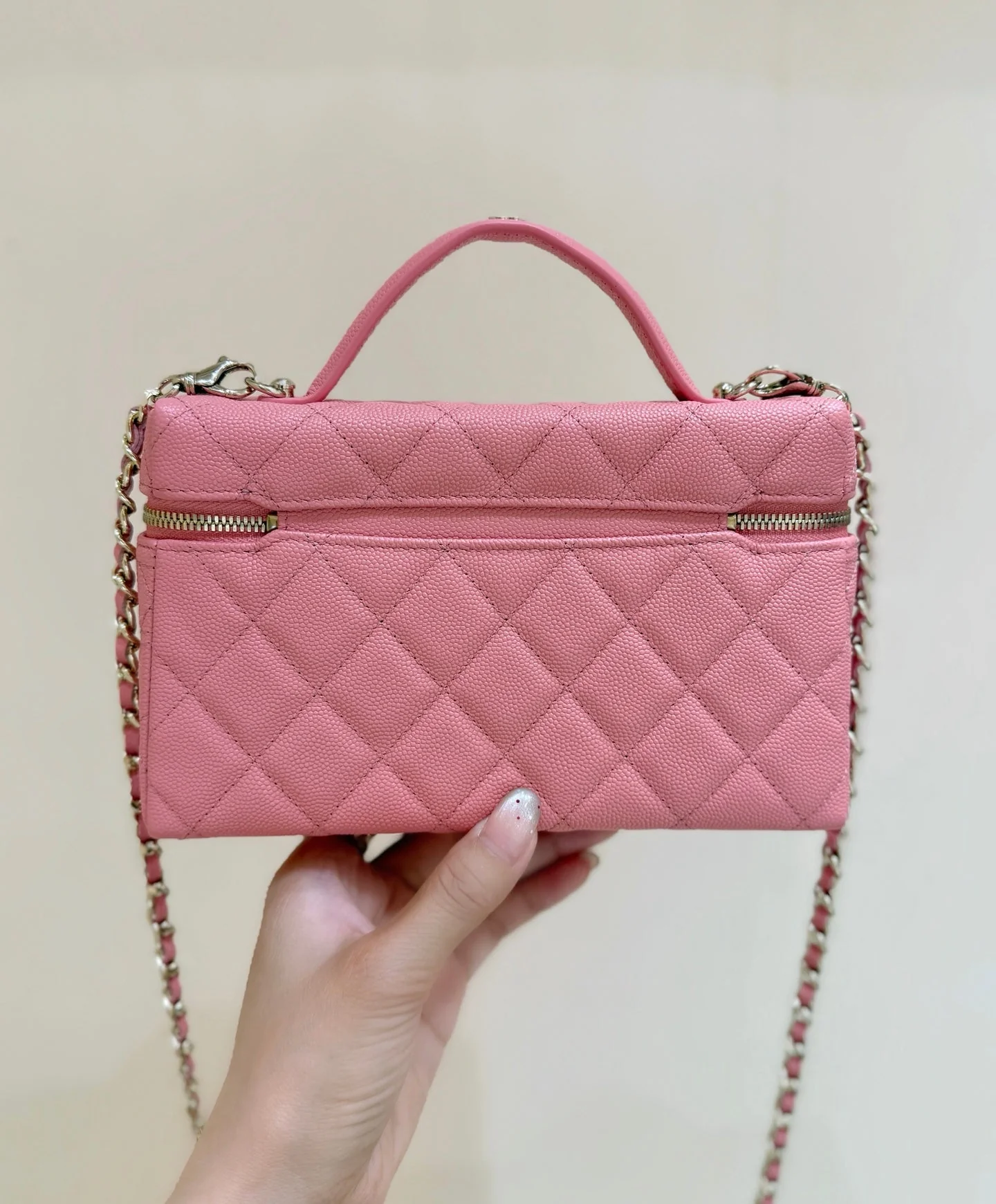 VANITY CASE 19 IN CONTESSA PINK CALFSKIN GOLD-TONE METALLIC