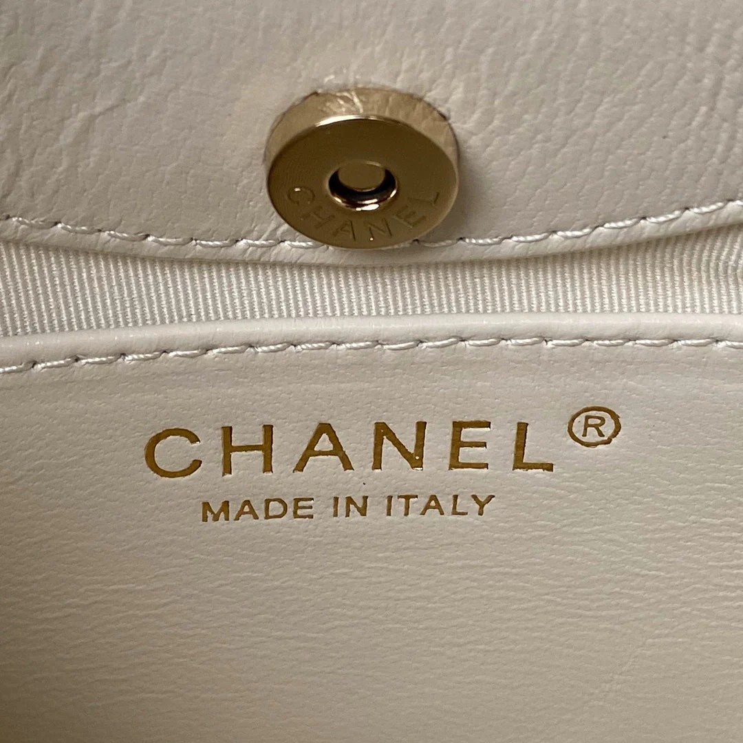 CHANEL 25S TOP HANDLE 20 CM IN CREAM WHITE LAMBSKIN