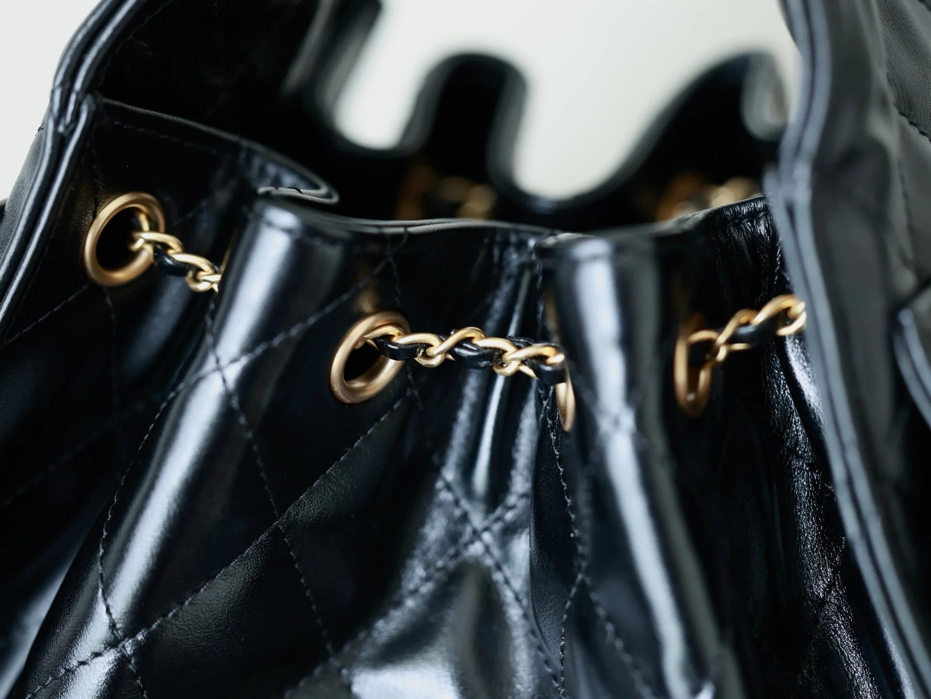 CHANEL 25S HOBO BAG 30 CM IN BLACK LIGHT GLOSSY LEATHER WITH GOLD HARDWARE