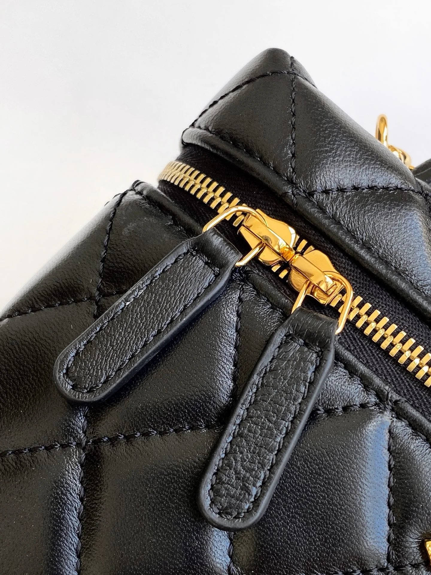 CHANEL 25S VANITY BAG 19 IN BLACK LAMBSKIN GOLD HARDWARE