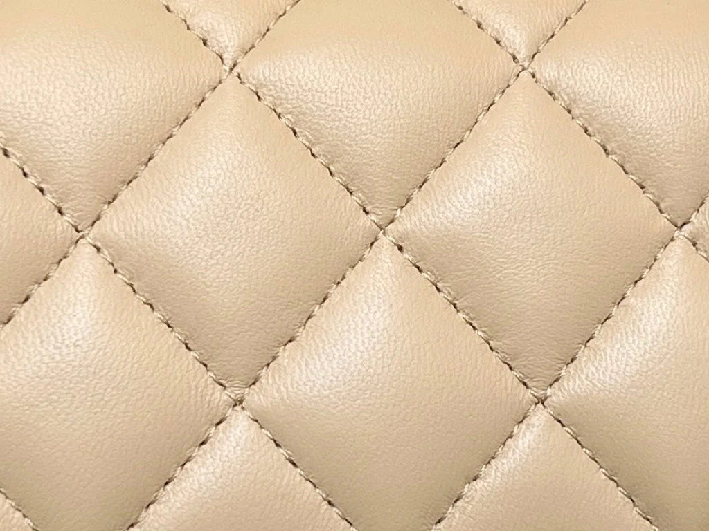 CHANEL 25S FLAP BAG 20 CM IN LIGHT BEIGE LAMBSKIN WITH GOLD HARDWARE