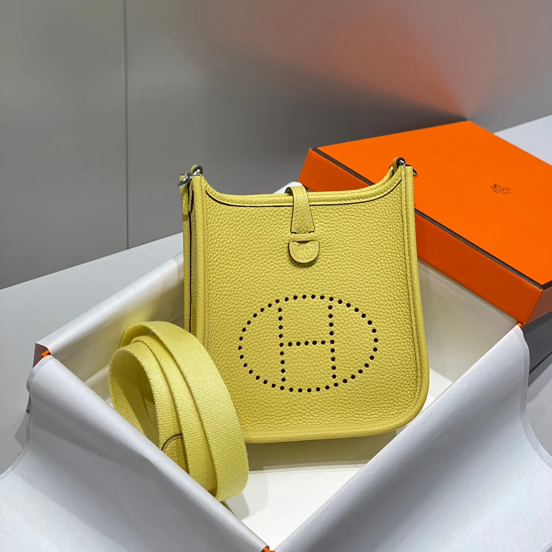 MINI NEO 18 EVELYNE BAG IN BUMBLEBEE YELLOW GRAINED CALFSKIN