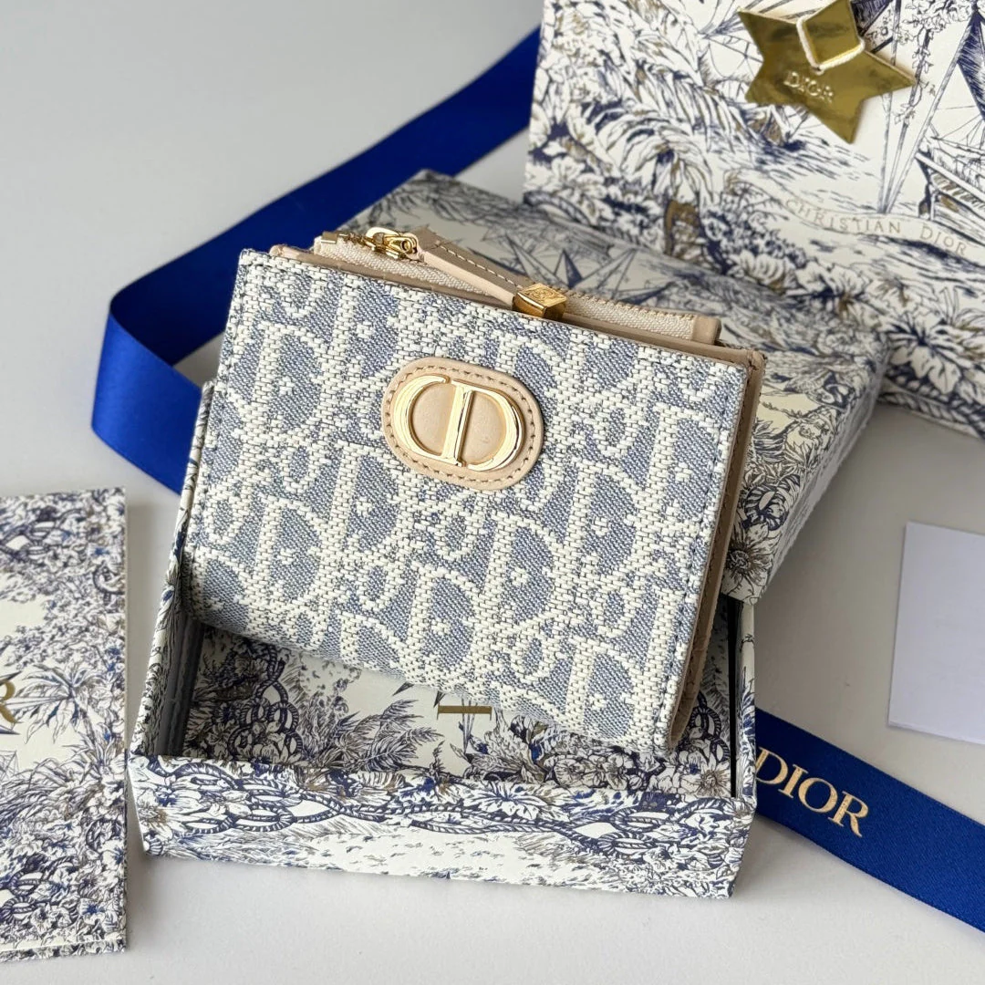 DIOR 25S 30 MONTAIGNE DAHLIA WALLET 11 IN LIGHT BLUE DIOR OBLIQUE JACQUARD