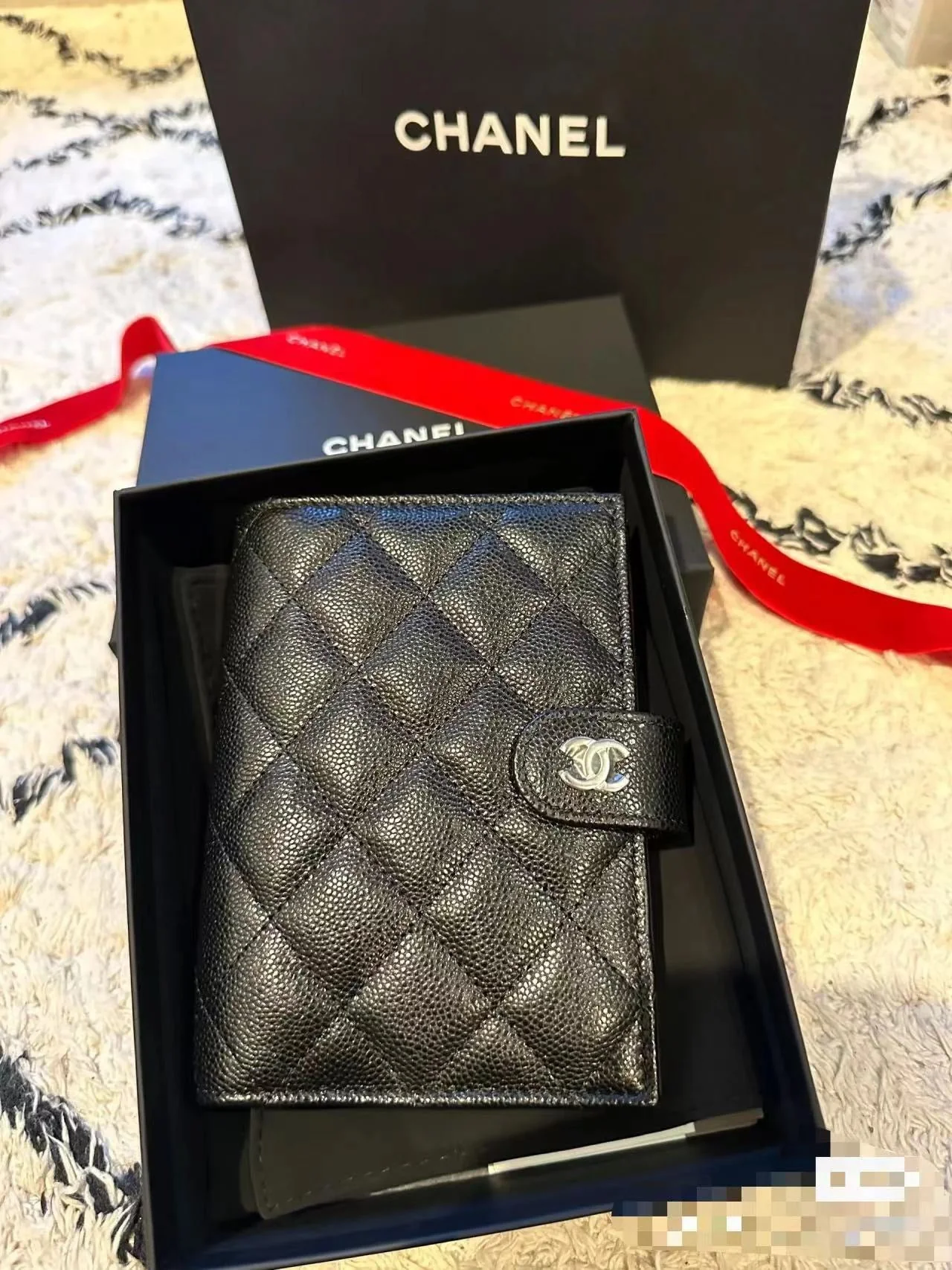 CC BIFOLD WALLET CAVIAR 14 BLACK GRAINED CALFSKIN