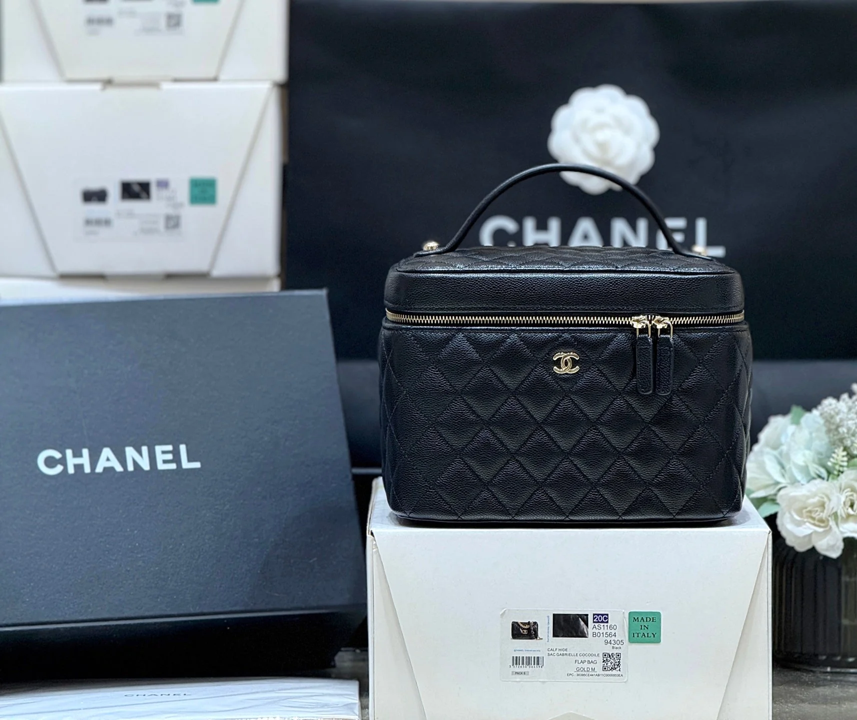 CHANEL 25S VANITY TOP HANDLE CASE 21 IN BLACK CALFSKIN