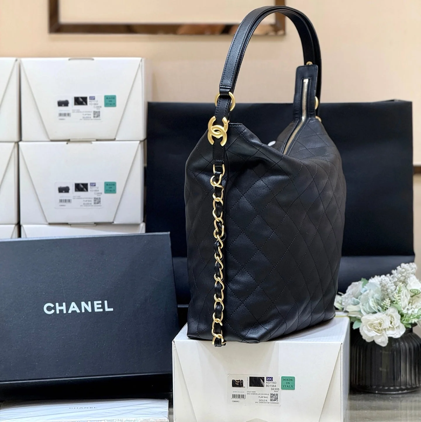 CHANEL 25S MEDIUM MAXIUM OLD HOBO BAG 33 IN BLACK CALFSKIN