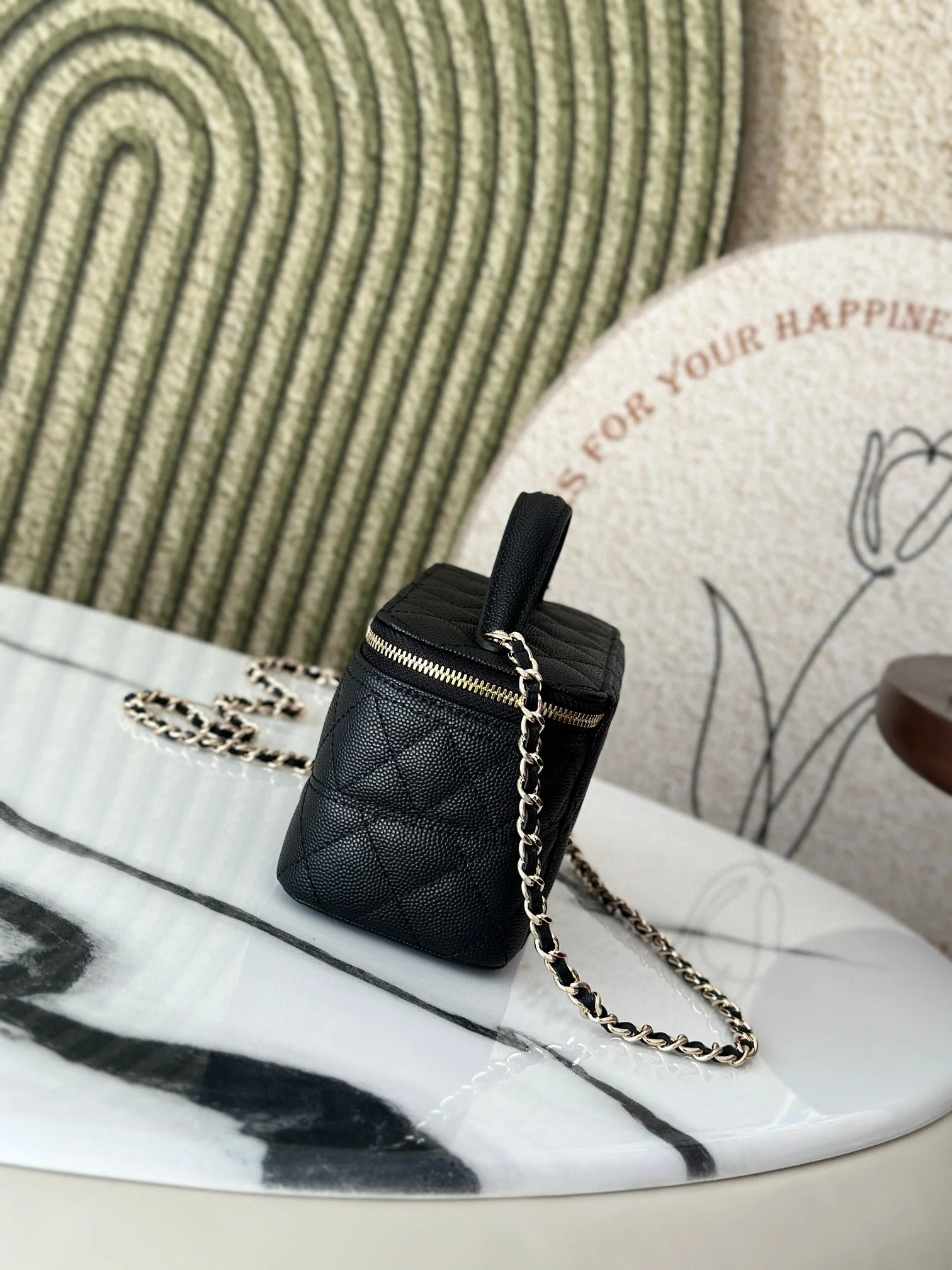 VANITY 17 CAVIAR WITH HANDLE IN BLACK CALFSKIN GOLD HARDWARE