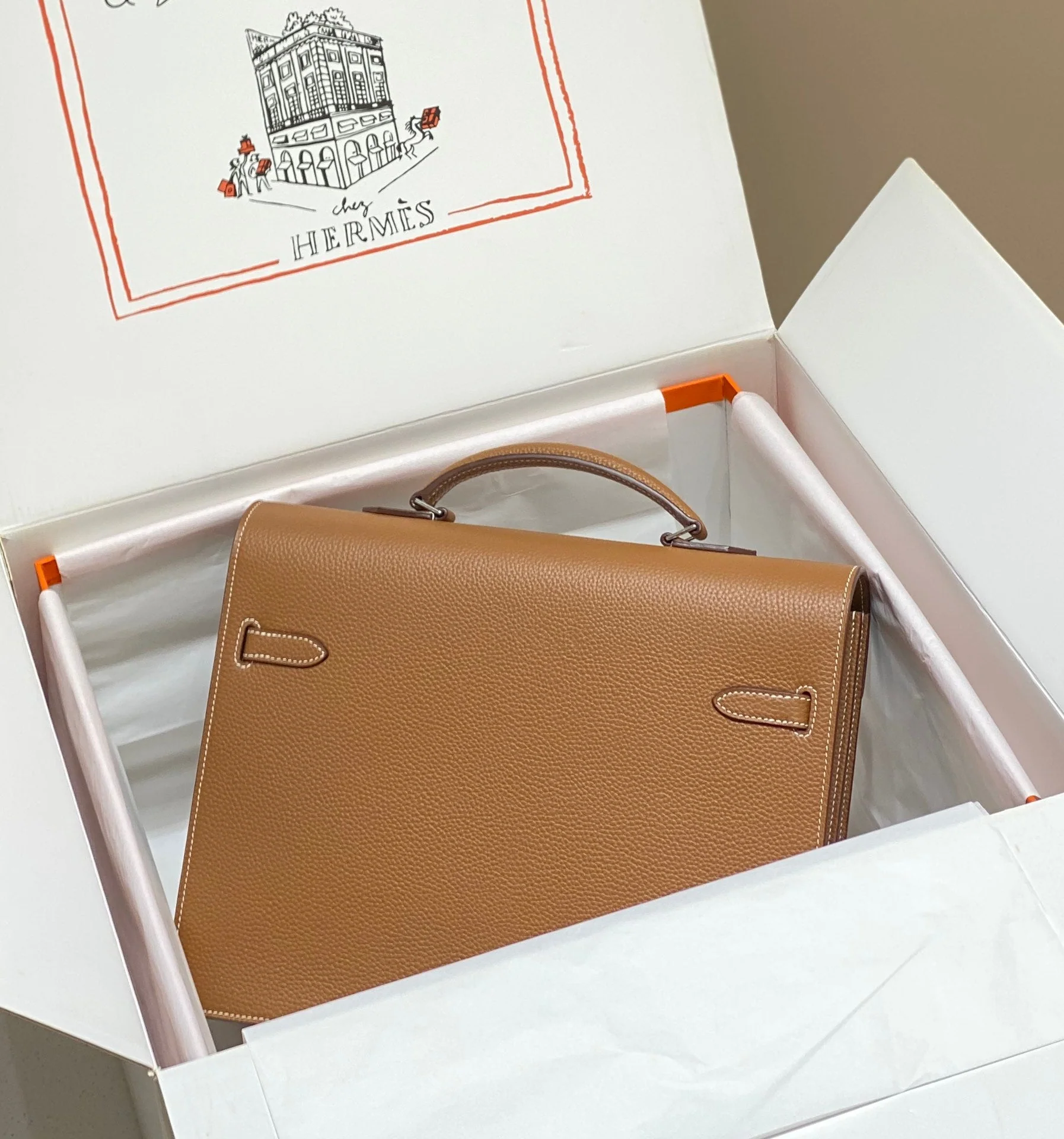 KELLY DEPECHES 34 BRIEFCASE IN GOLD TOGO CALFSKIN SILVER HARDWARE